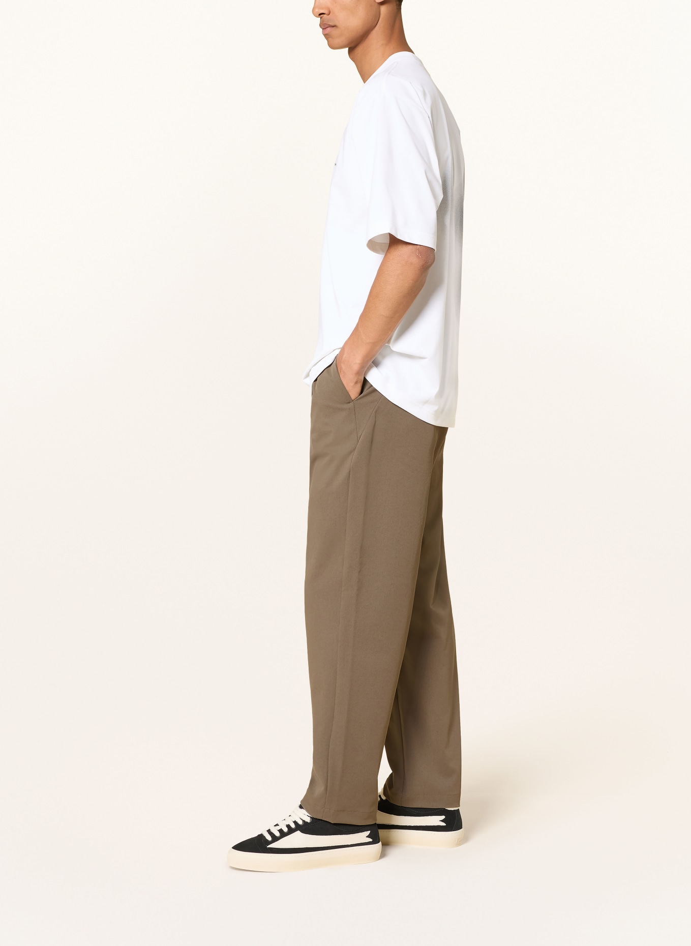 Goldwin Hose ONE TUCK Tapered Fit: KHAKI