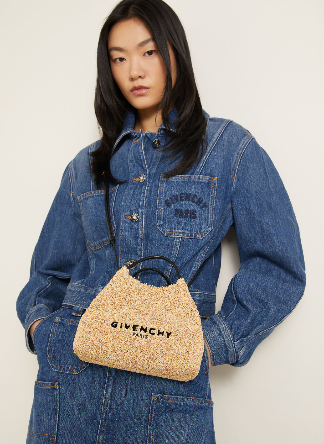 GIVENCHY Geantă de umăr NANO FACET: BEJ / NEGRU