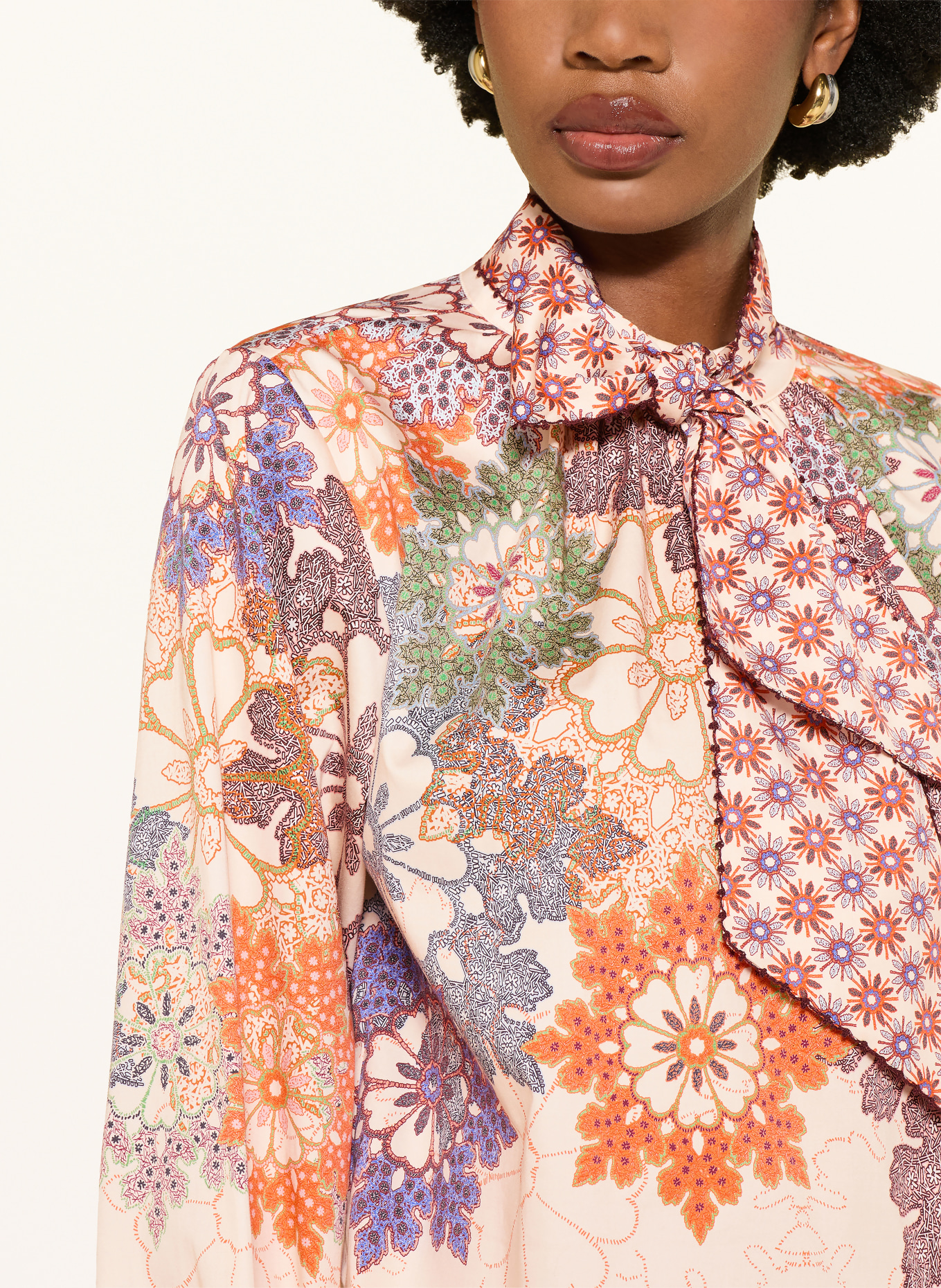 IVI collection Blůza s odnímatelnou mašlí: KRÉMOVÁ / FIALOVÁ / ORANŽOVÁ