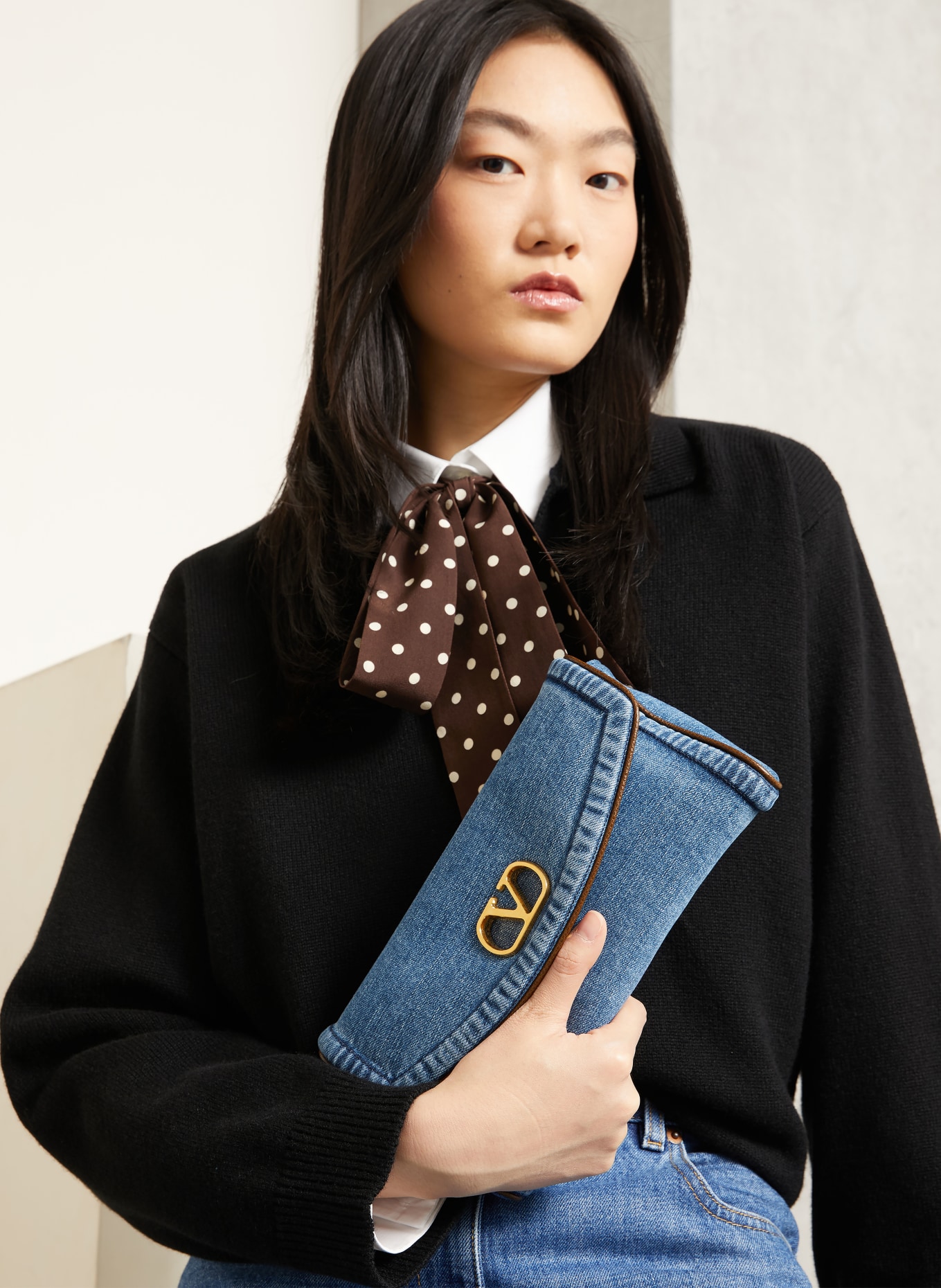 VALENTINO GARAVANI Sac à bandoulière DEVAIN: BLEU CLAIR / OR / MARRON