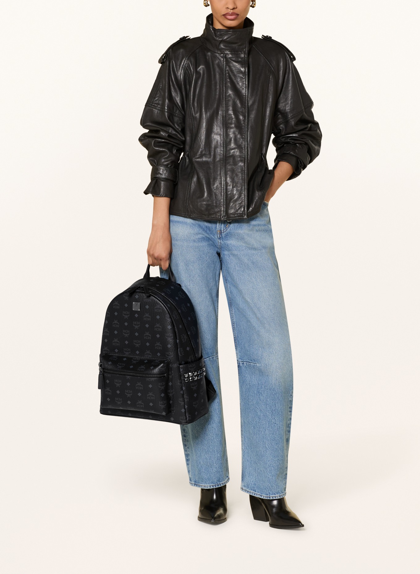 MCM Sac à dos STARK VI avec rivets: NOIR / BLEU GRIS