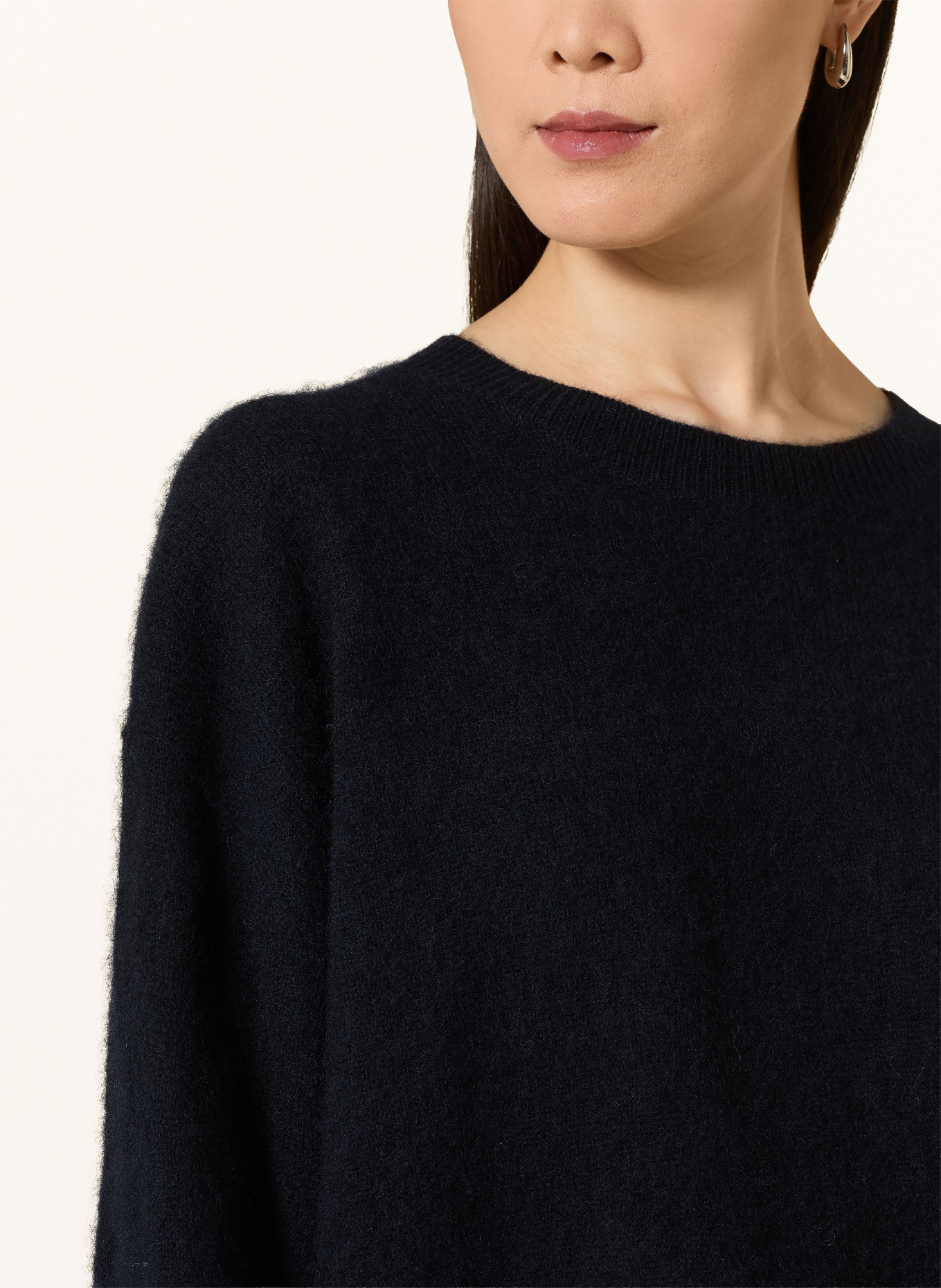 darling harbour Pullover: BLACK