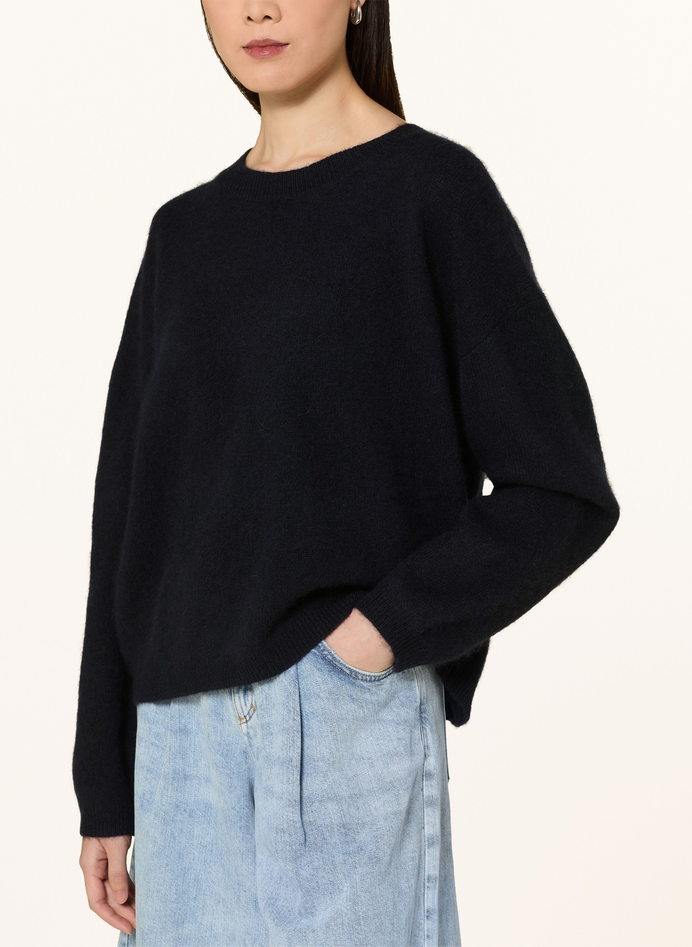 darling harbour Pullover: BLACK