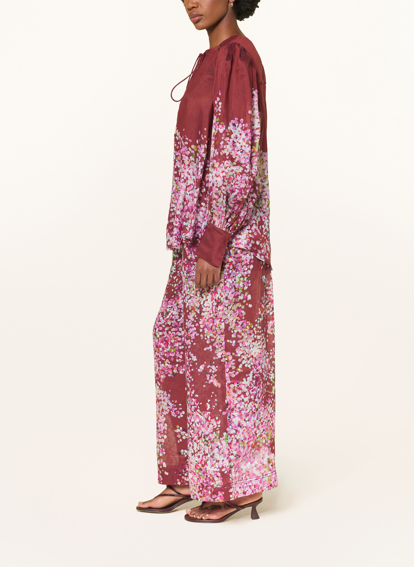 Aje. Hose ADINA mit Leinen: DUNKELROT / CREME / PINK