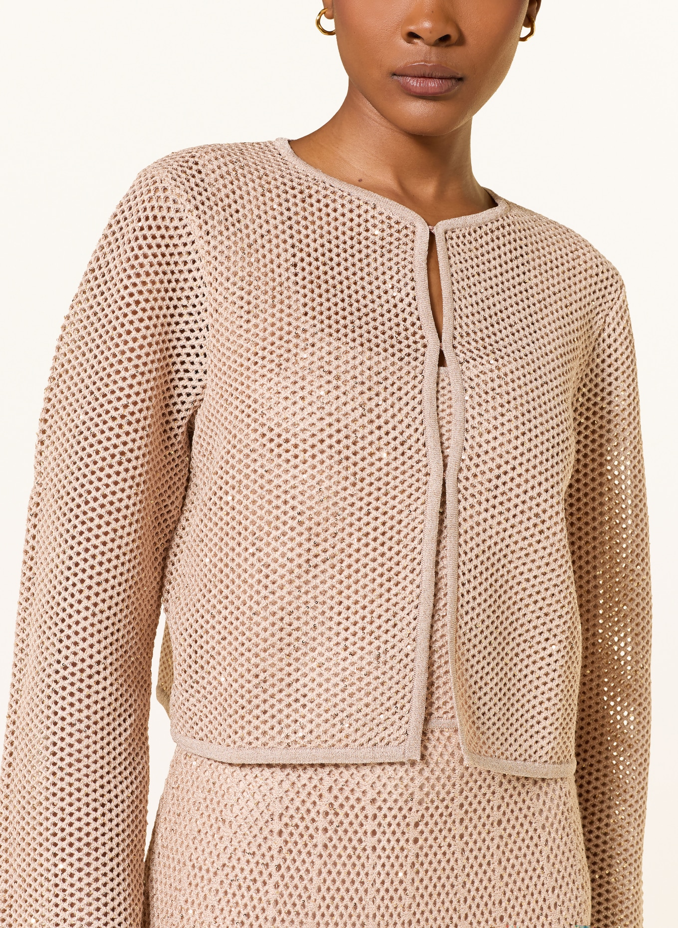 maje Strickjacke mit Glitzergarn und Pailletten: BEIGE