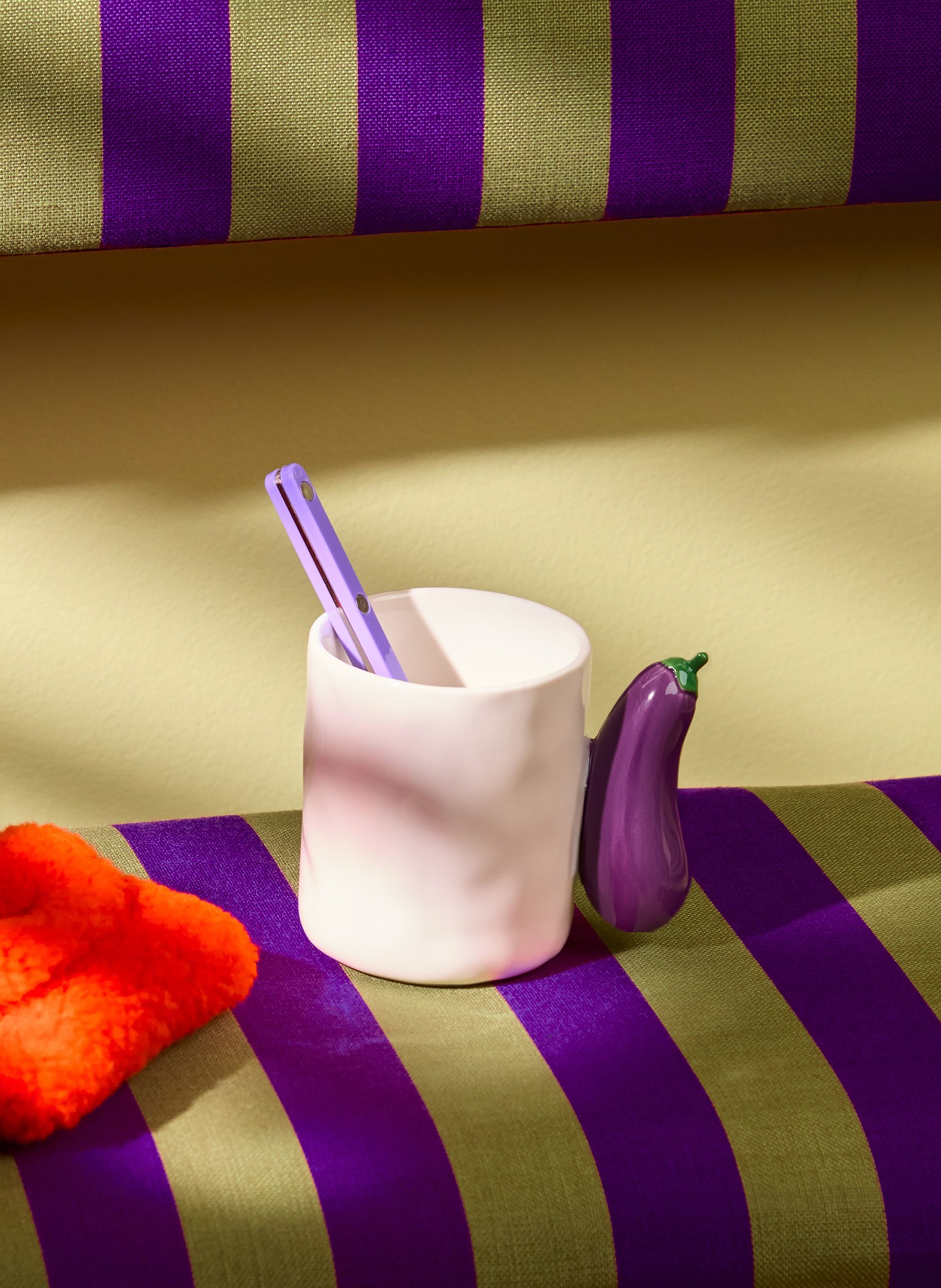 fluid MARKET EGGPLANT Mug: CREAM / DARK PURPLE / GREEN