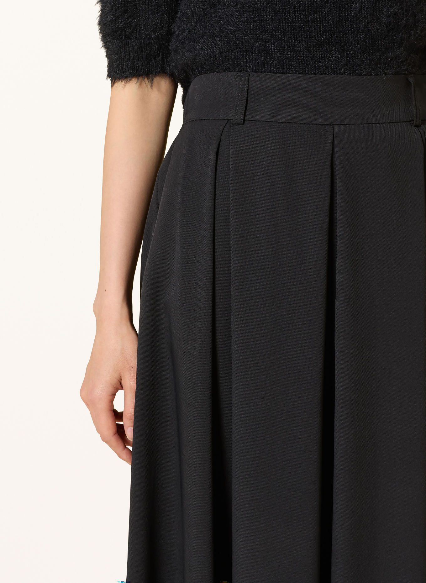 ROBE LÉGÈRE Jupe plissée: NOIR