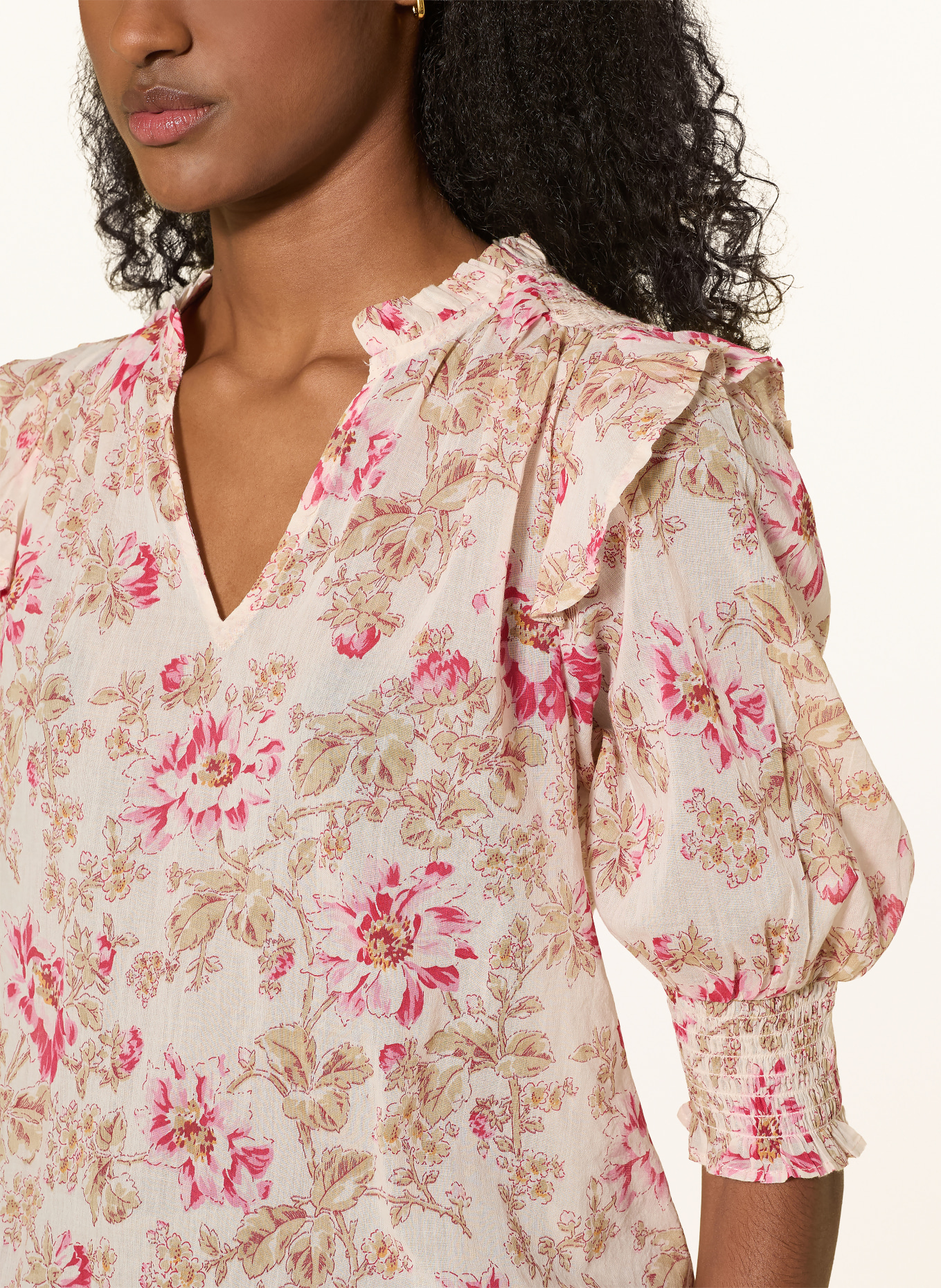 NEO NOIR Blus DAVINA med volanger: LJUSBRUN / BEIGE / ROSA