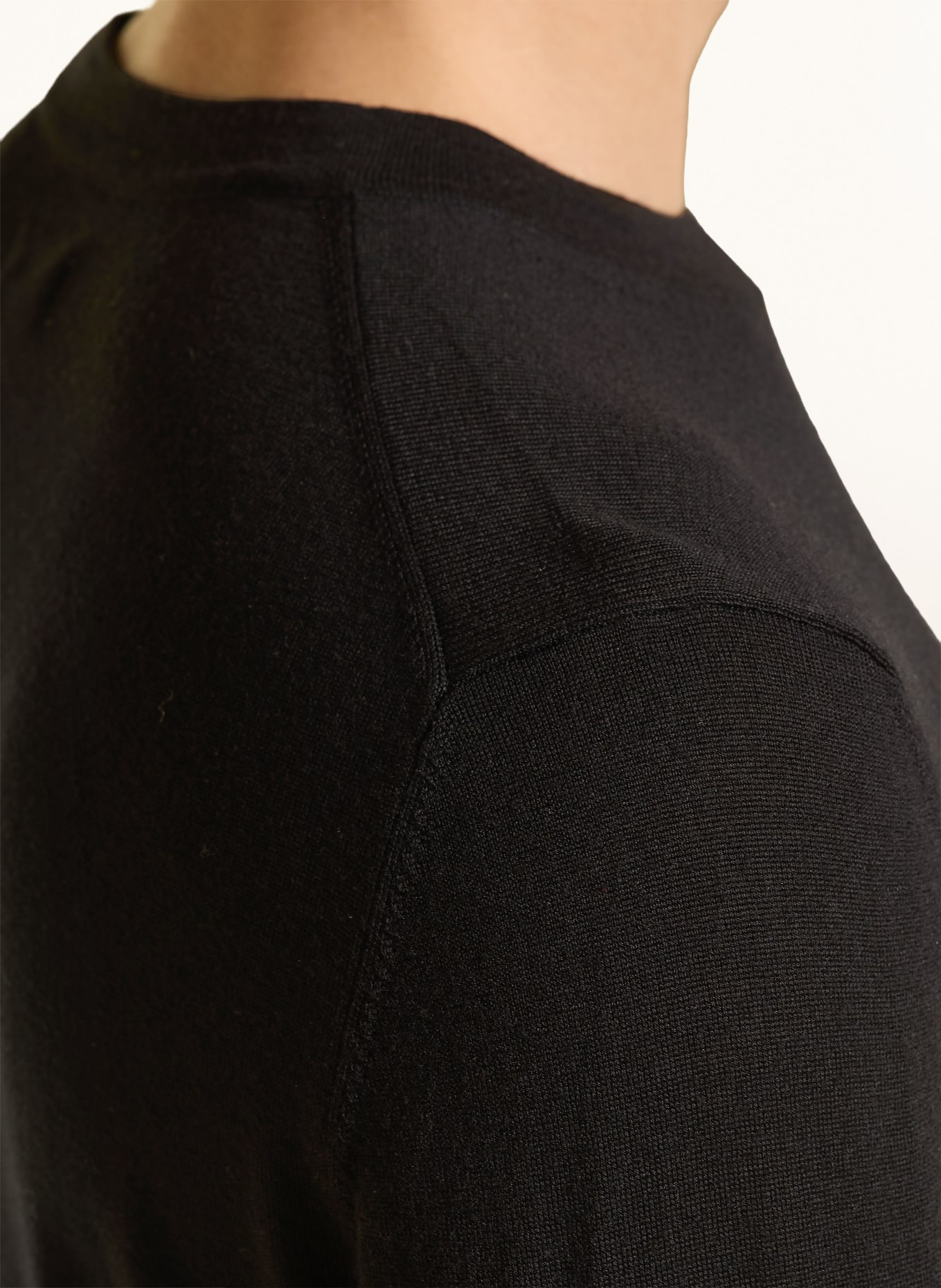 PAUL Sweaters: BLACK