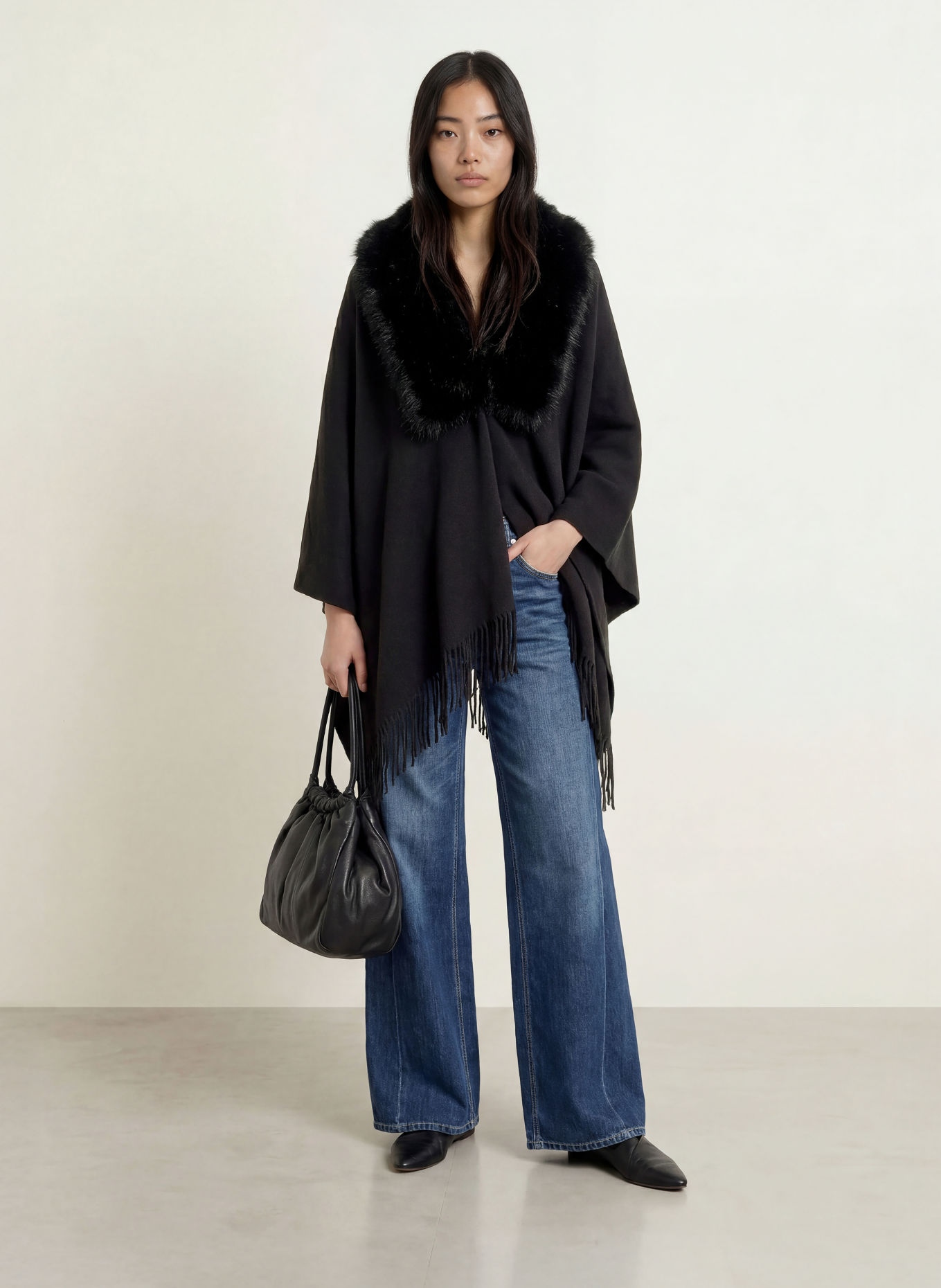 RINO & PELLE Cape WENDY mit Kunstfell: SCHWARZ