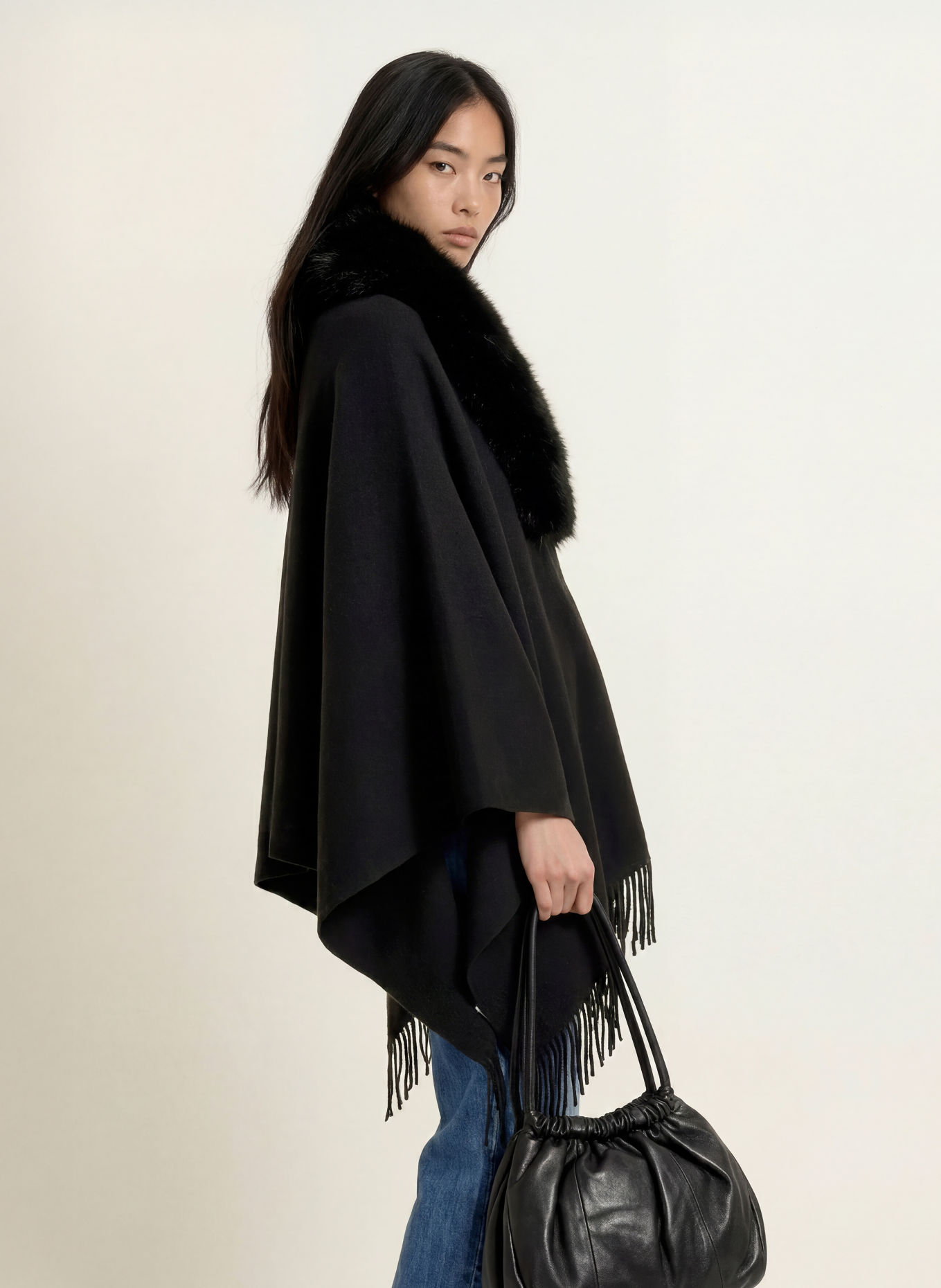 RINO & PELLE Cape WENDY mit Kunstfell: SCHWARZ