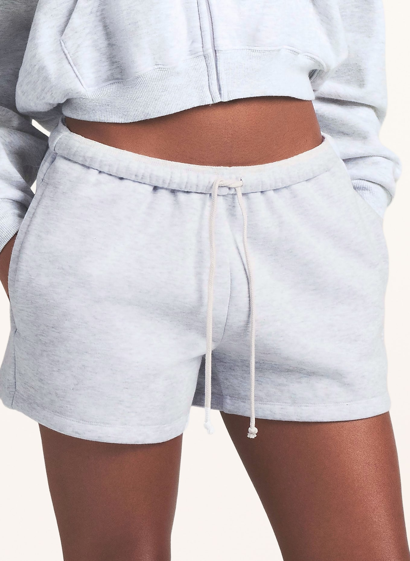 SKIMS Cotton Fleece Lounge Sweat Shorts: LIGHT HEATHER GREY