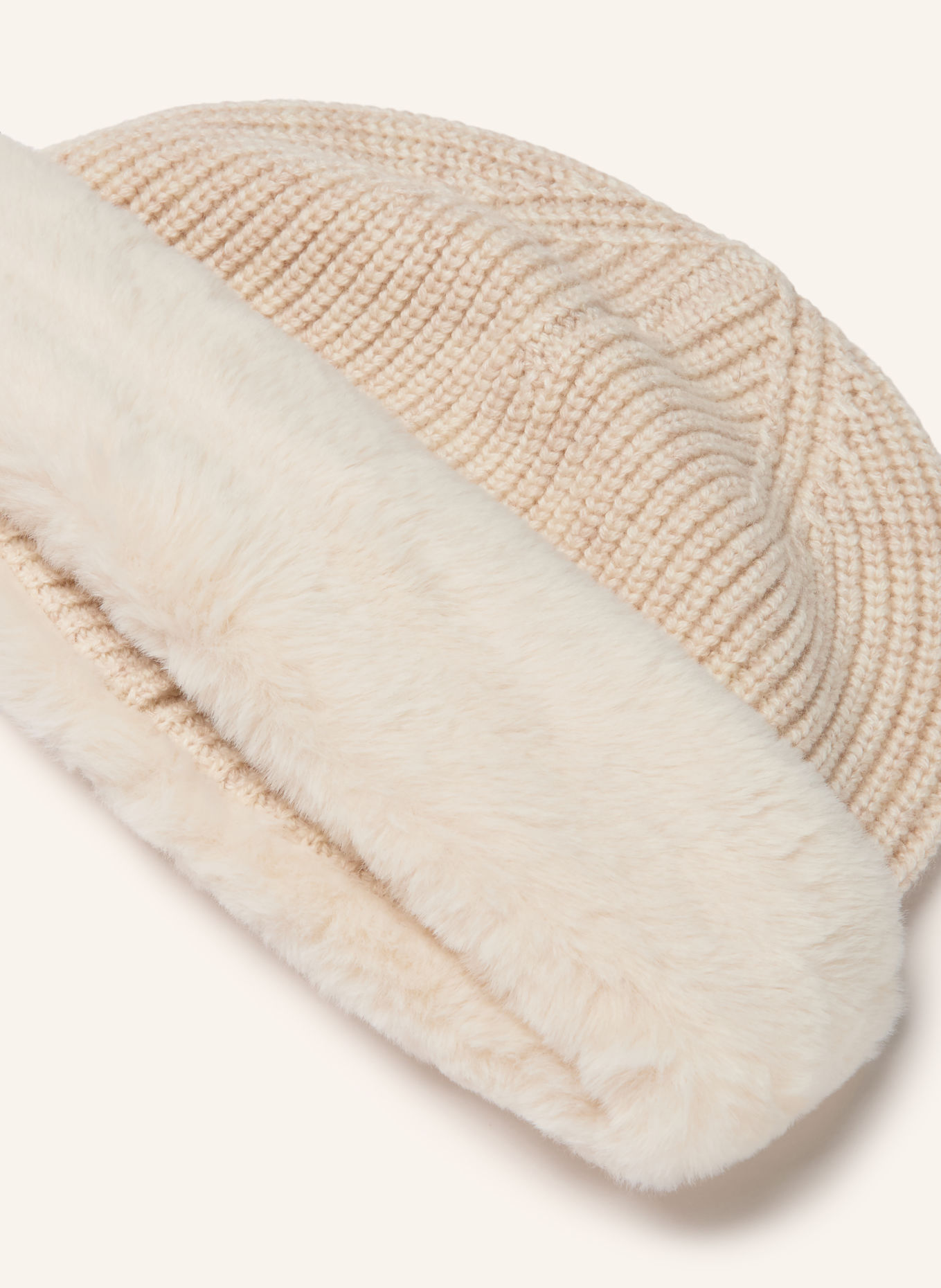 darling harbour Căciulă cu blană artificială: OFFWHITE