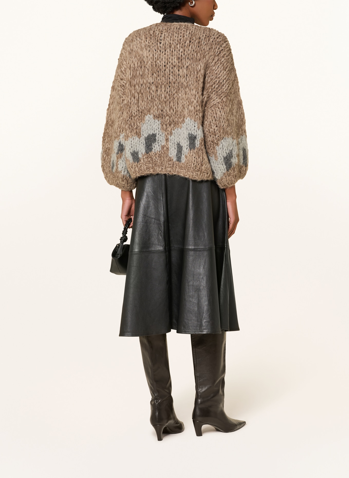 MAIAMI Knitted cover with alpaca: BROWN / BLUE GRAY / DARK GRAY