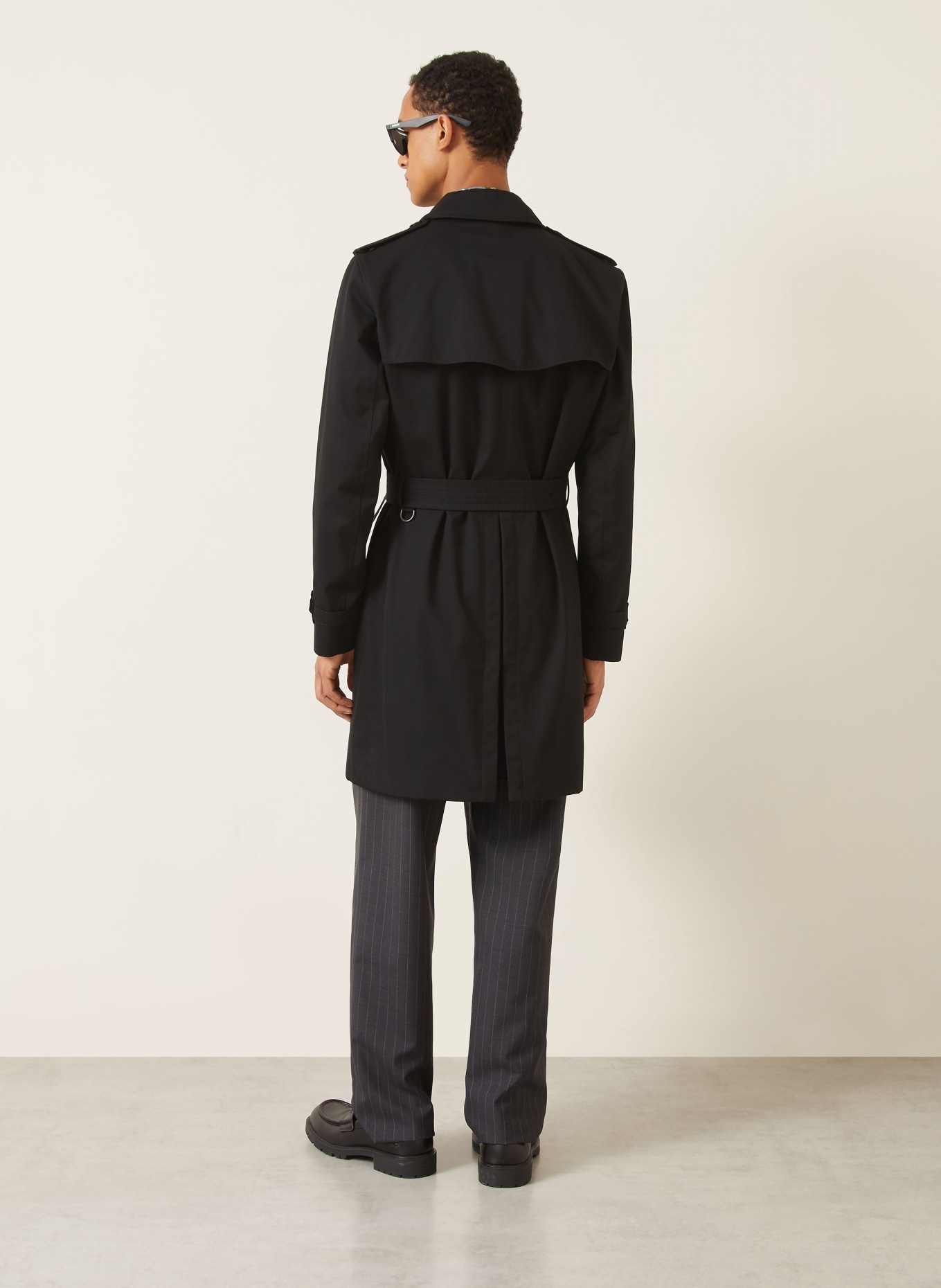 BURBERRY KENSINGTON Trench Coat: BLACK