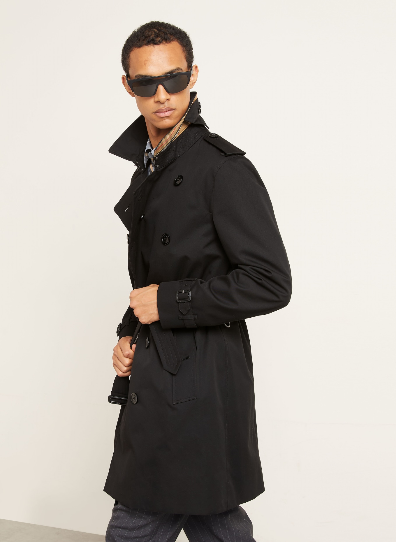 BURBERRY KENSINGTON Trench Coat: BLACK