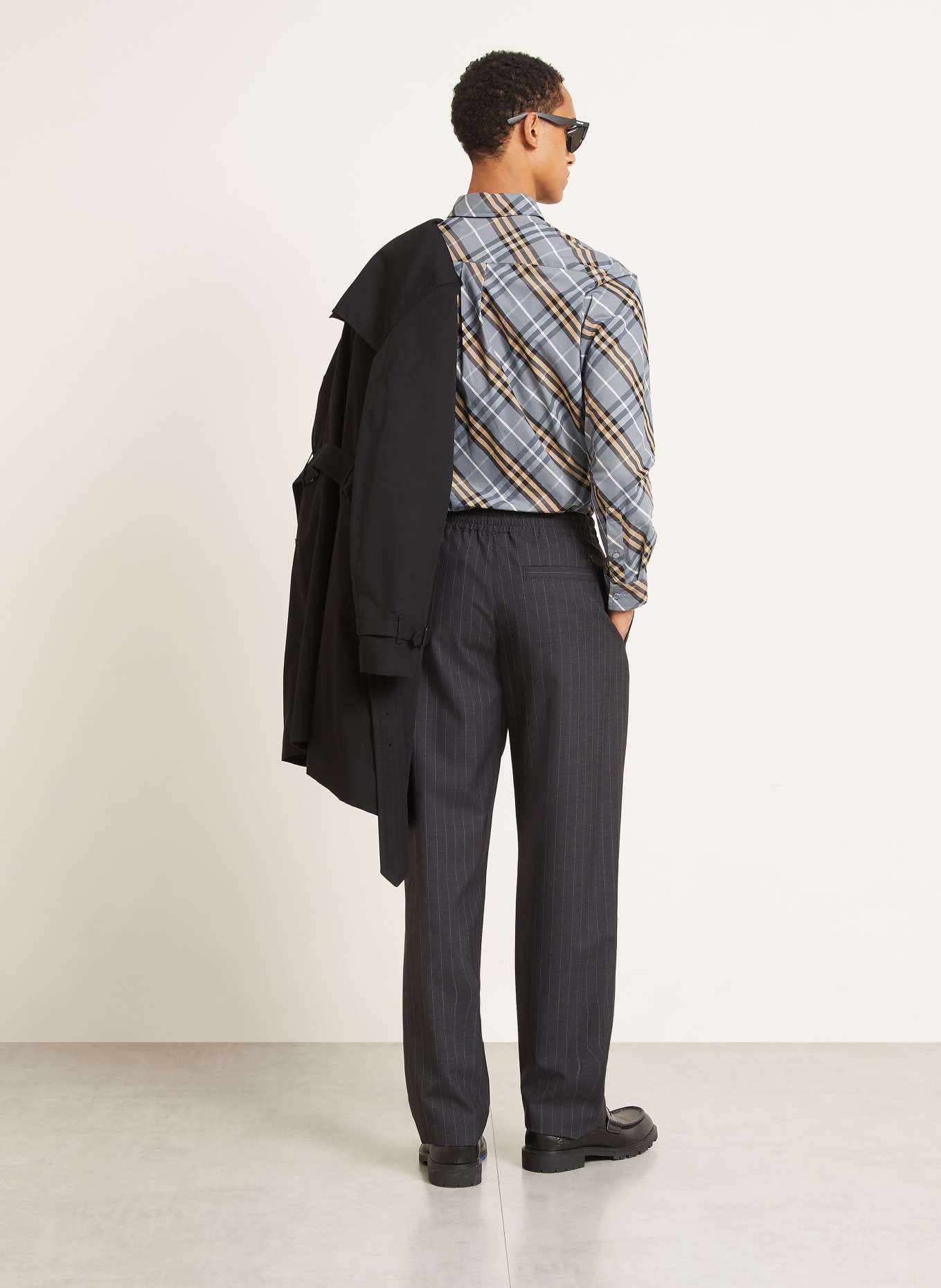 BURBERRY TREVOR Regular Fit Pants: DARK GRAY / CREAM