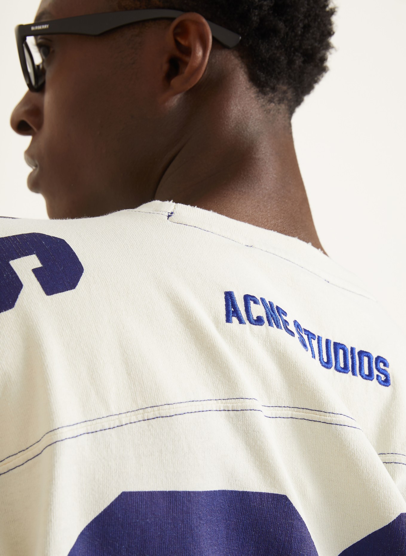 Acne Studios Longsleeve: BEIGE / BLAU