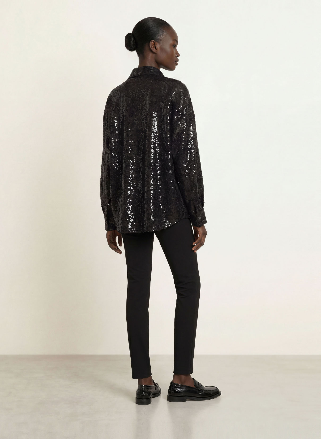 BOGNER Bluse mit Pailletten: SCHWARZ