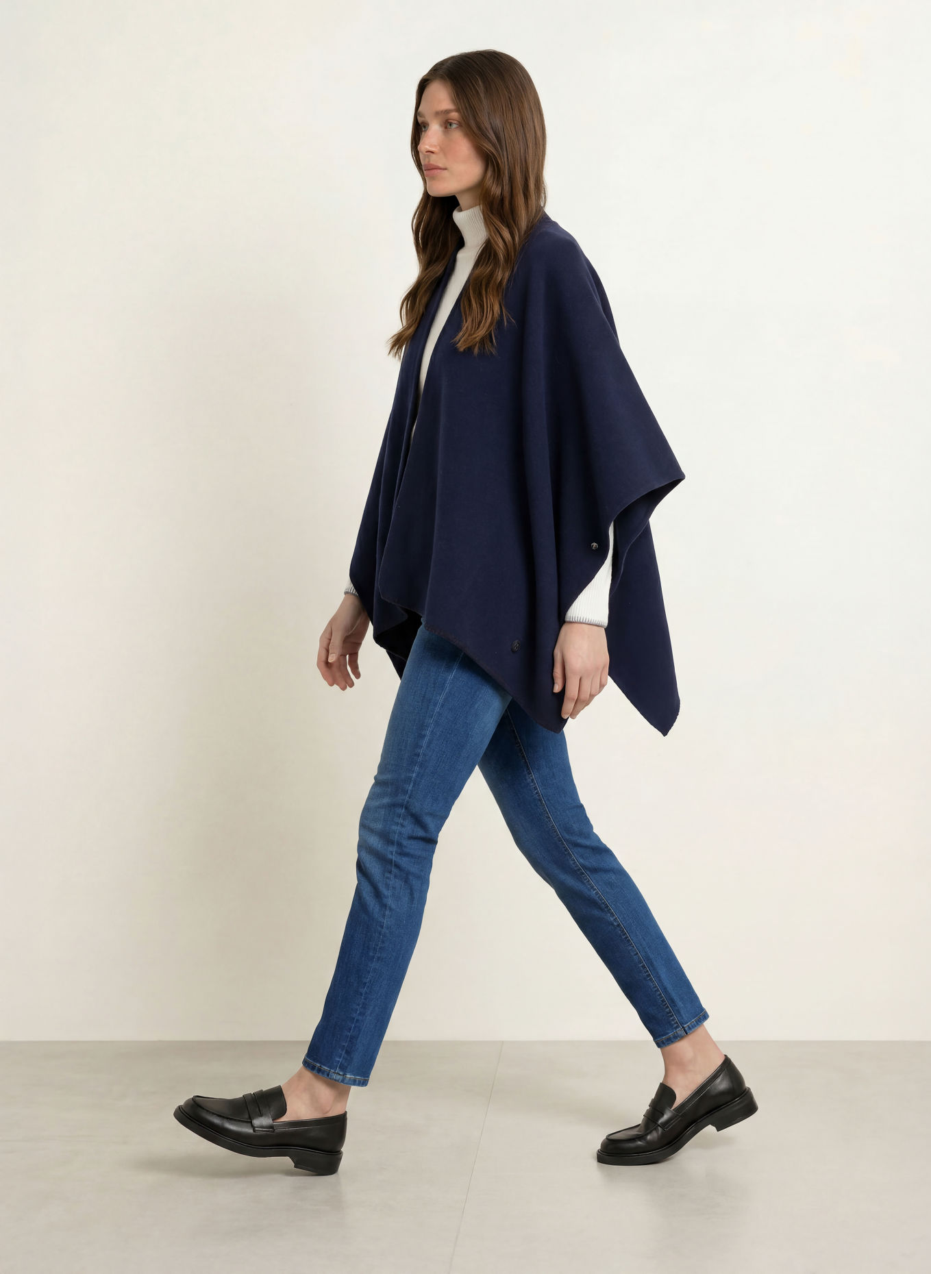 BOGNER Jeans JULIE-C: 427 mazarine blue