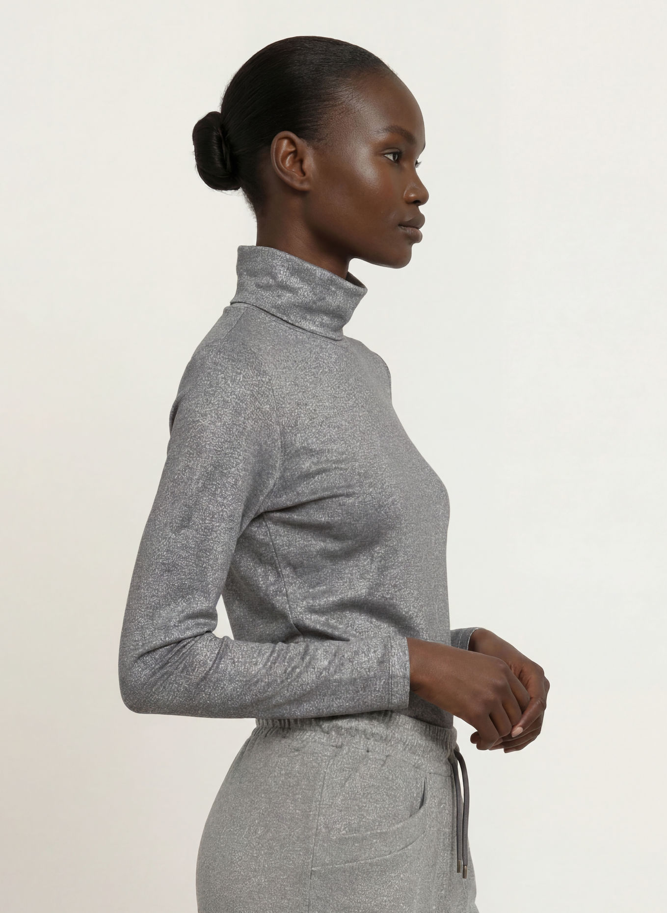 BOGNER Longsleeve SILVA mit Glitzergarn: GRAU