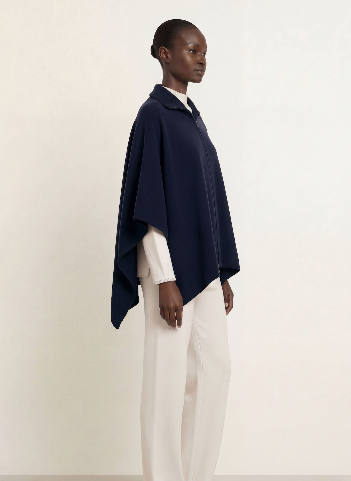 BOGNER Cape NELLIE: DUNKELBLAU