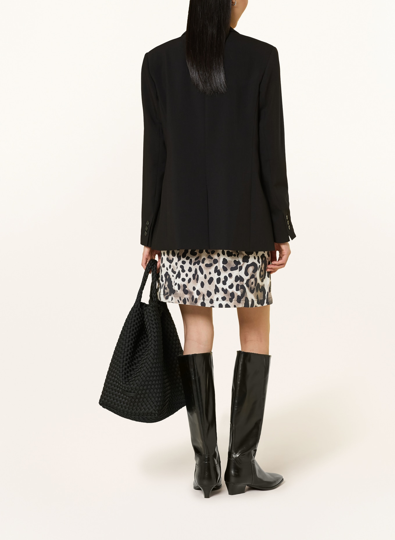 monari Skirt: CREAM / DARK GRAY / BLACK