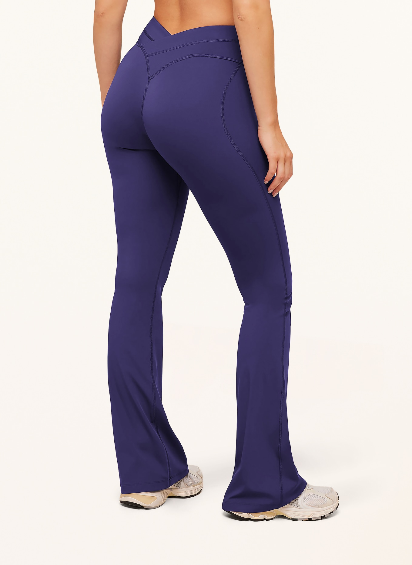 GYMSHARK Tights MAY MOVEMENT FLARE: DUNKELLILA