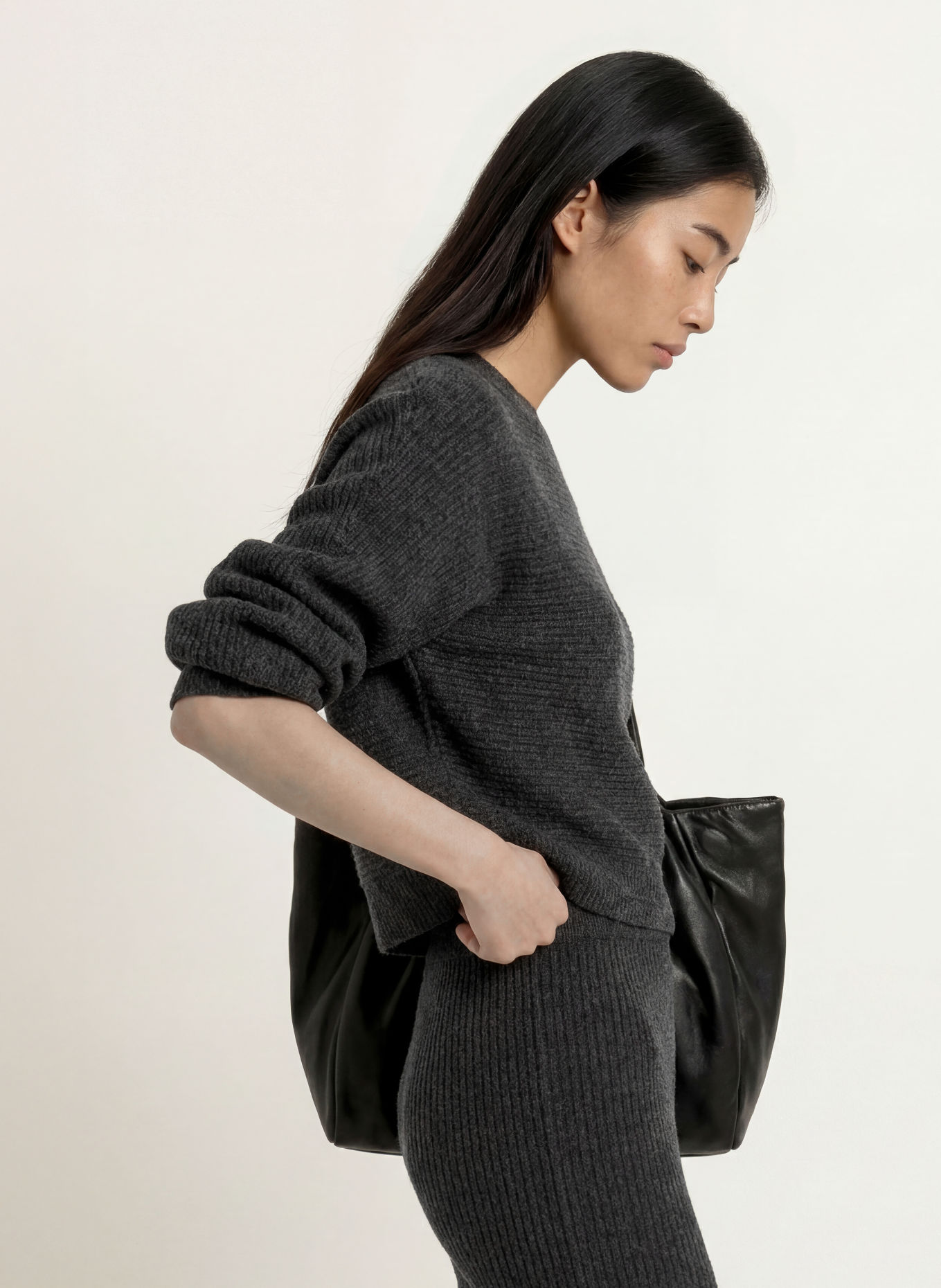 GUESS EMILY Cropped Sweater: DARK GRAY