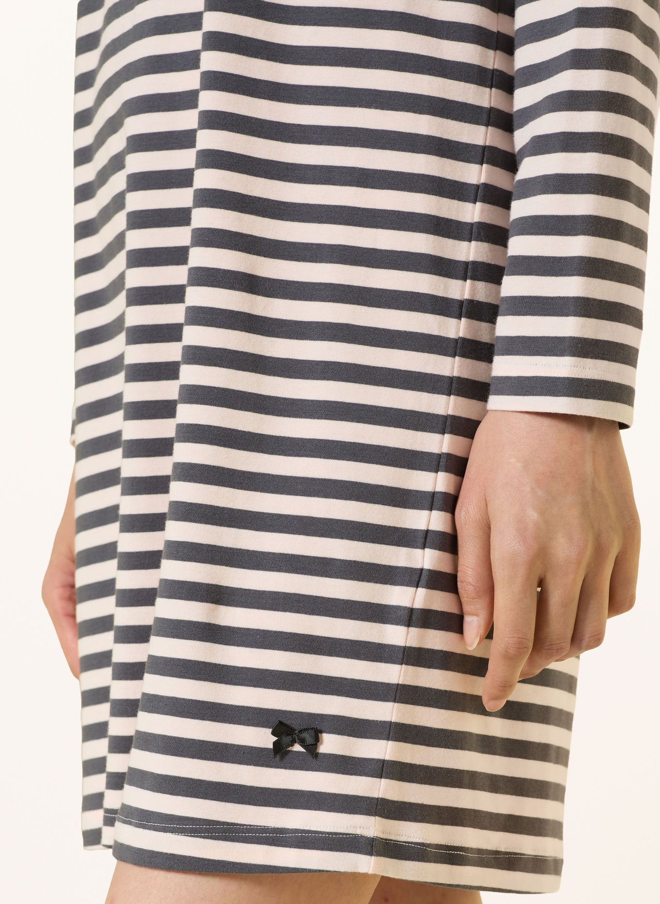 SHORT STORIES Nightgown: WHITE / DARK GRAY