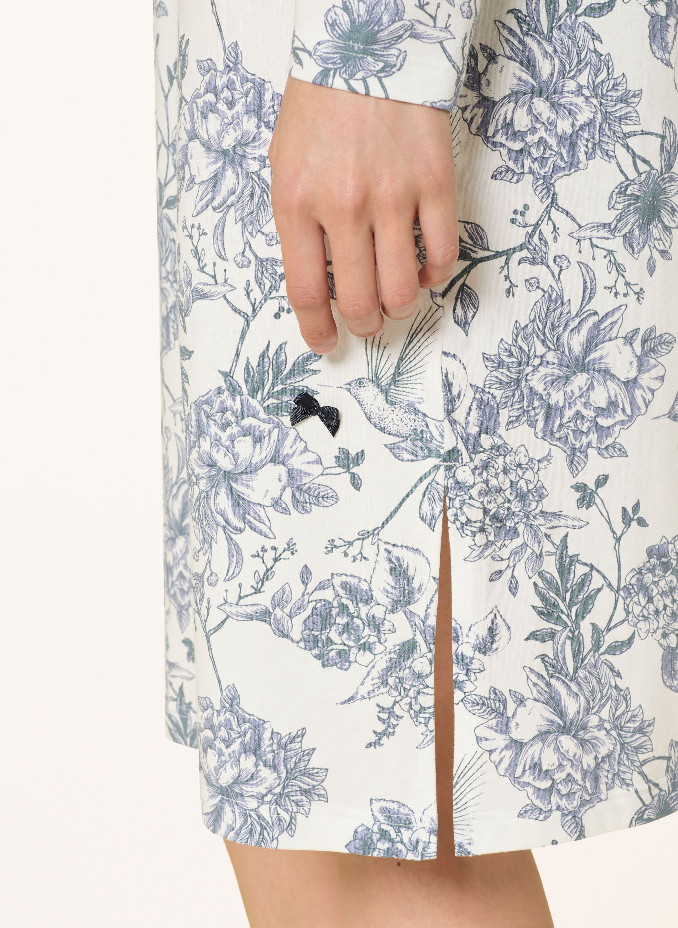 SHORT STORIES Nightgown: WHITE / DARK GRAY