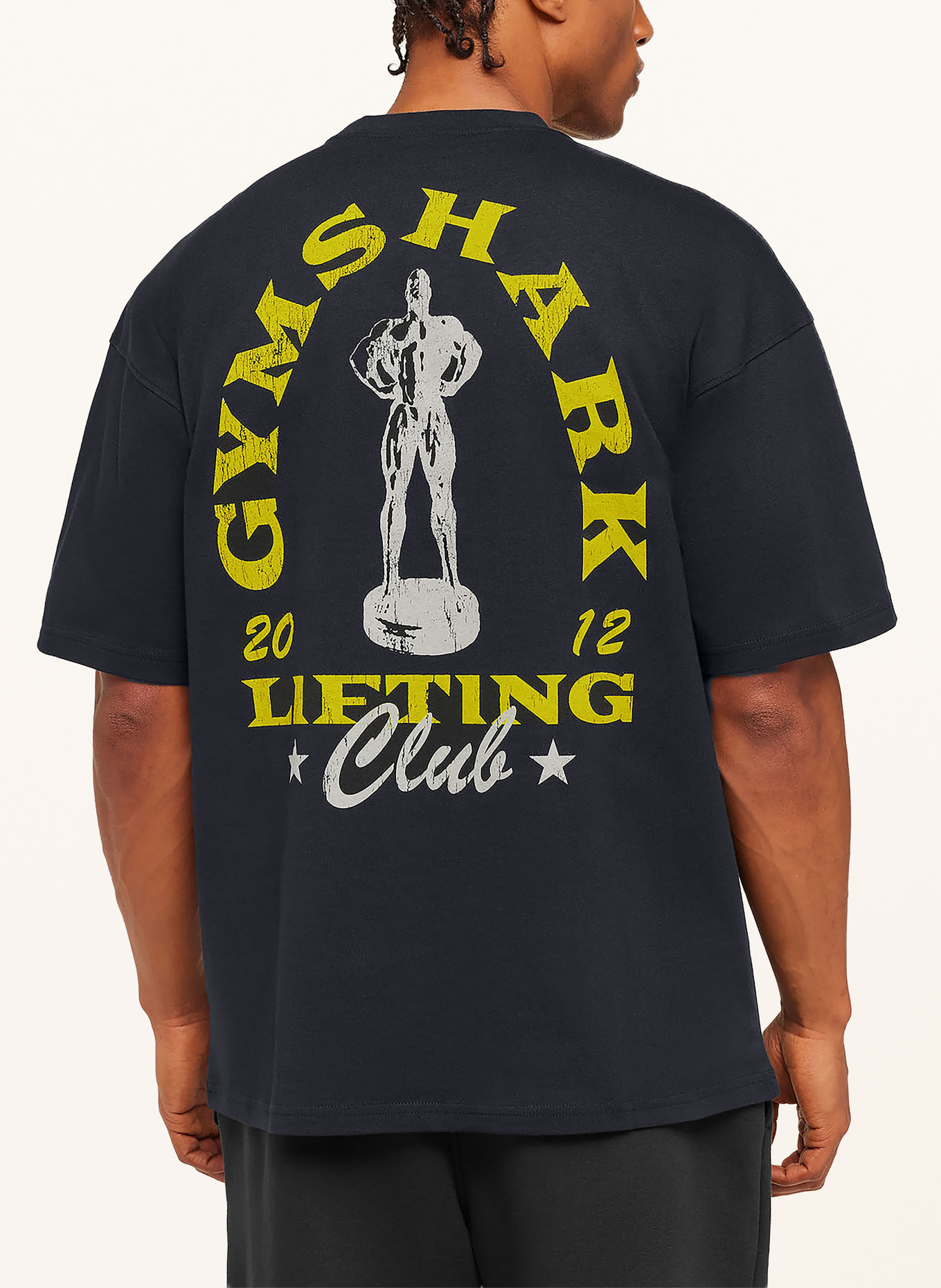 GYMSHARK Oversized-Shirt TROPHY GRAPHIC: SCHWARZ / HELLGRAU / GELB