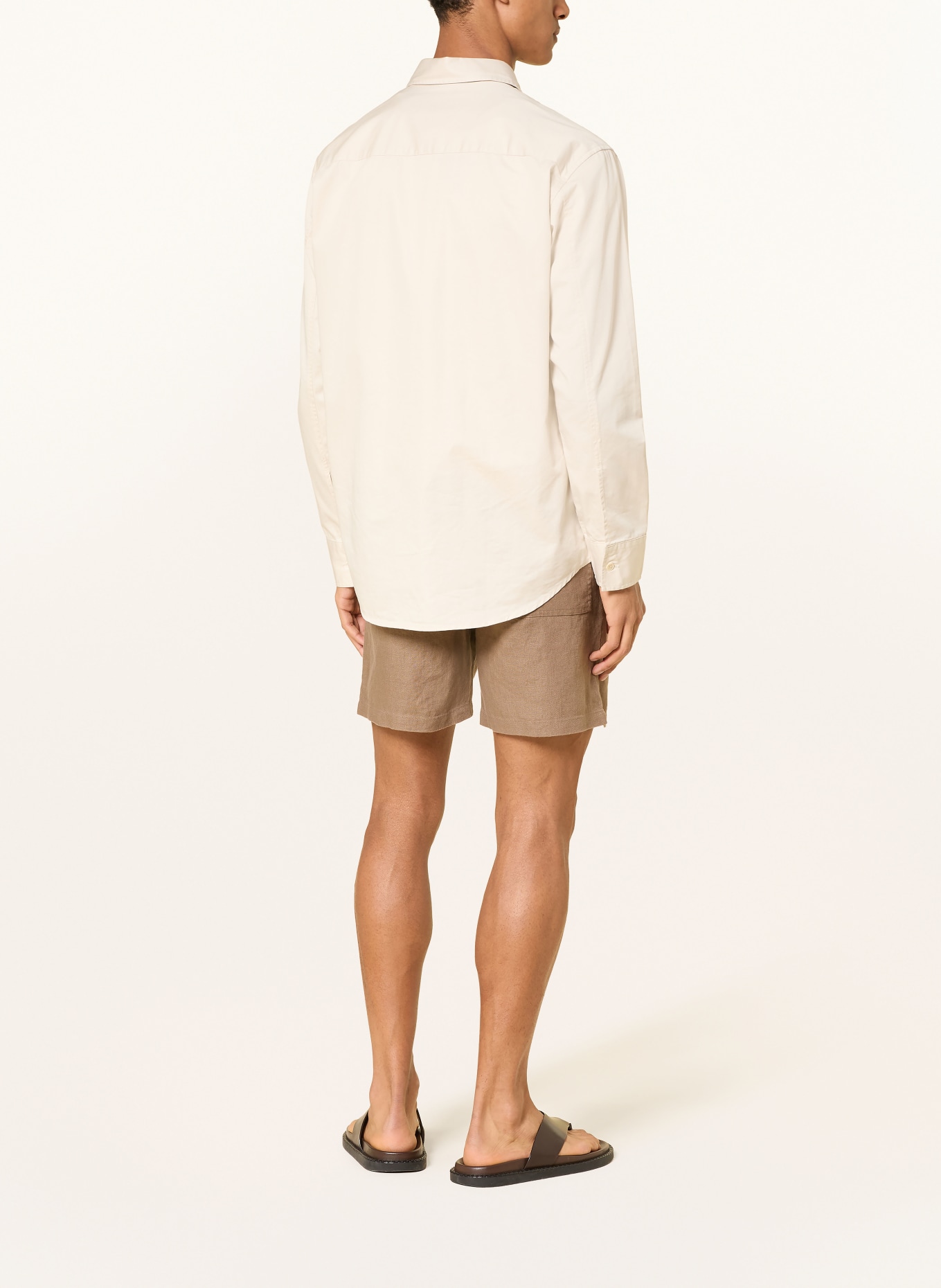 NN.07 Linnedshorts GREGOR: BRUN