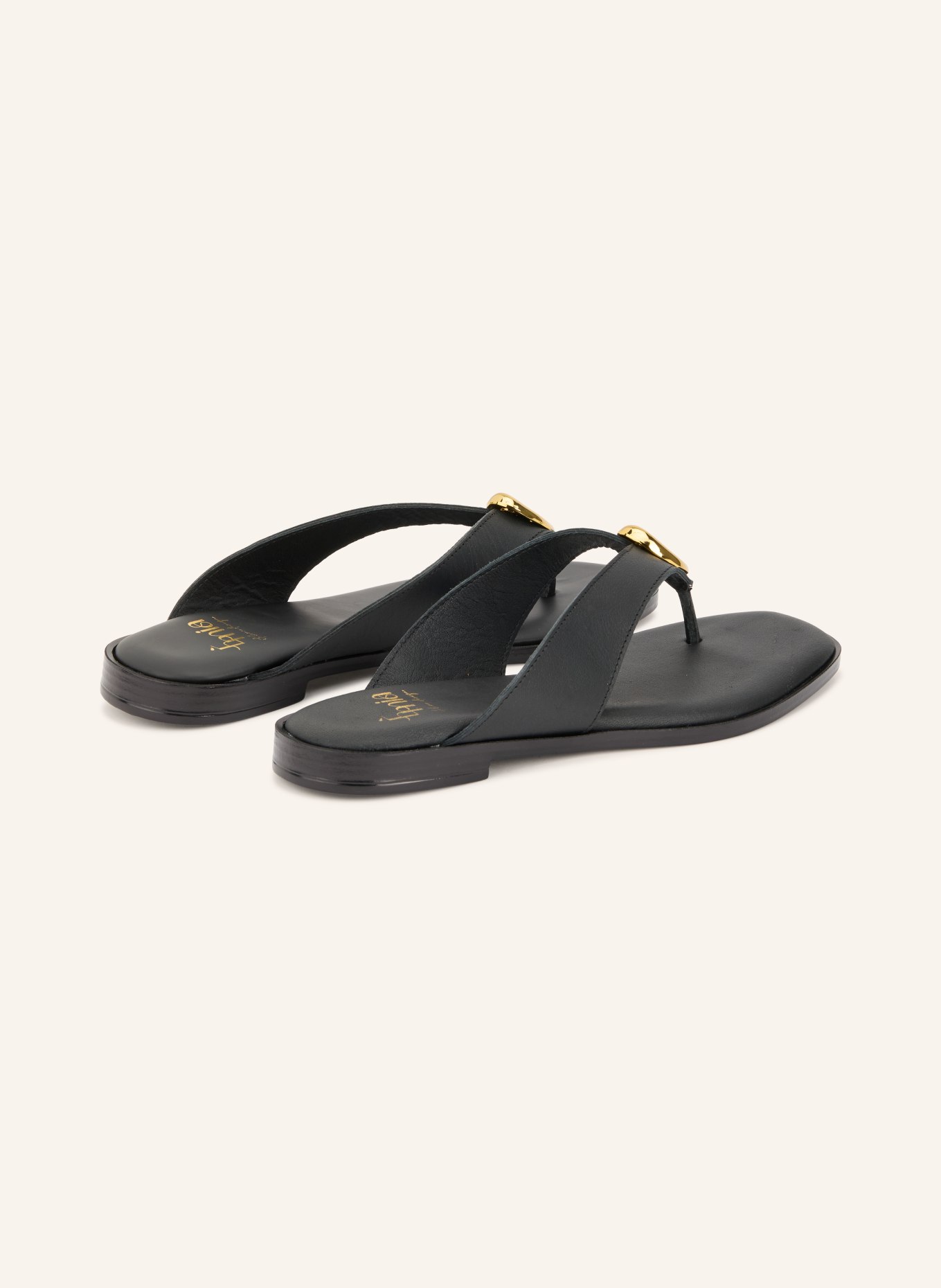 È MIA Toe-separator sandals: BLACK / GOLD