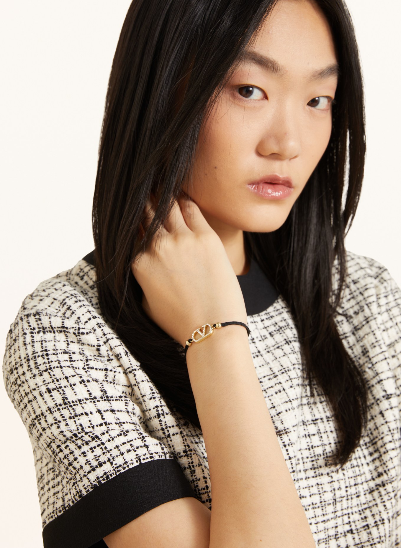 VALENTINO GARAVANI VLOGO SIGNATURE Bracelet: BLACK / GOLD