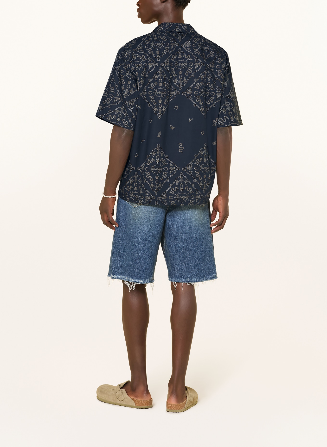HUGO ELIGINO Comfort Fit Resort Shirt: DARK BLUE / LIGHT BROWN