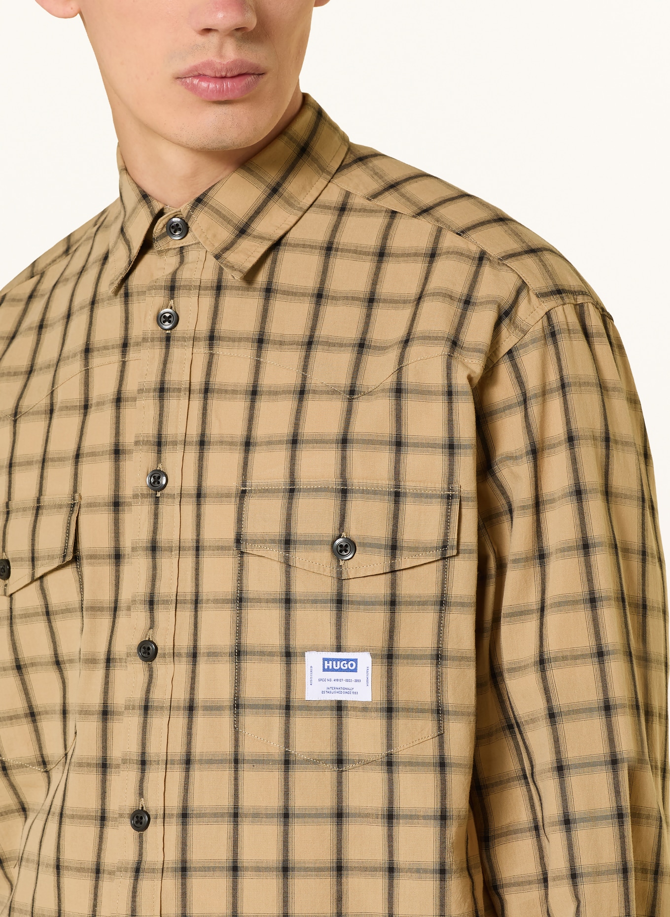 HUGO Cămașă EBALTOW Comfort Fit: CAMEL / NEGRU
