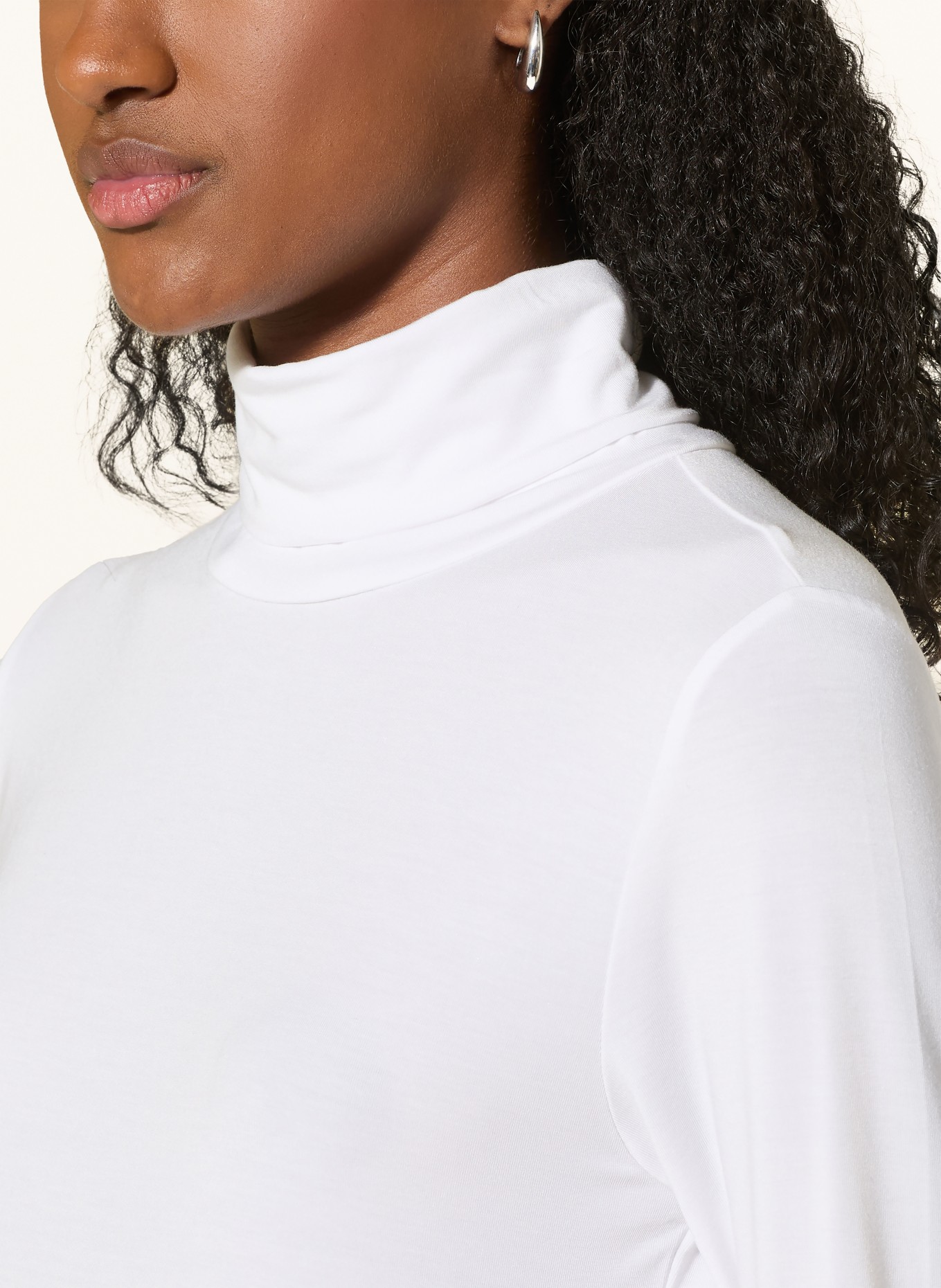 darling harbour Turtleneck shirt: WHITE