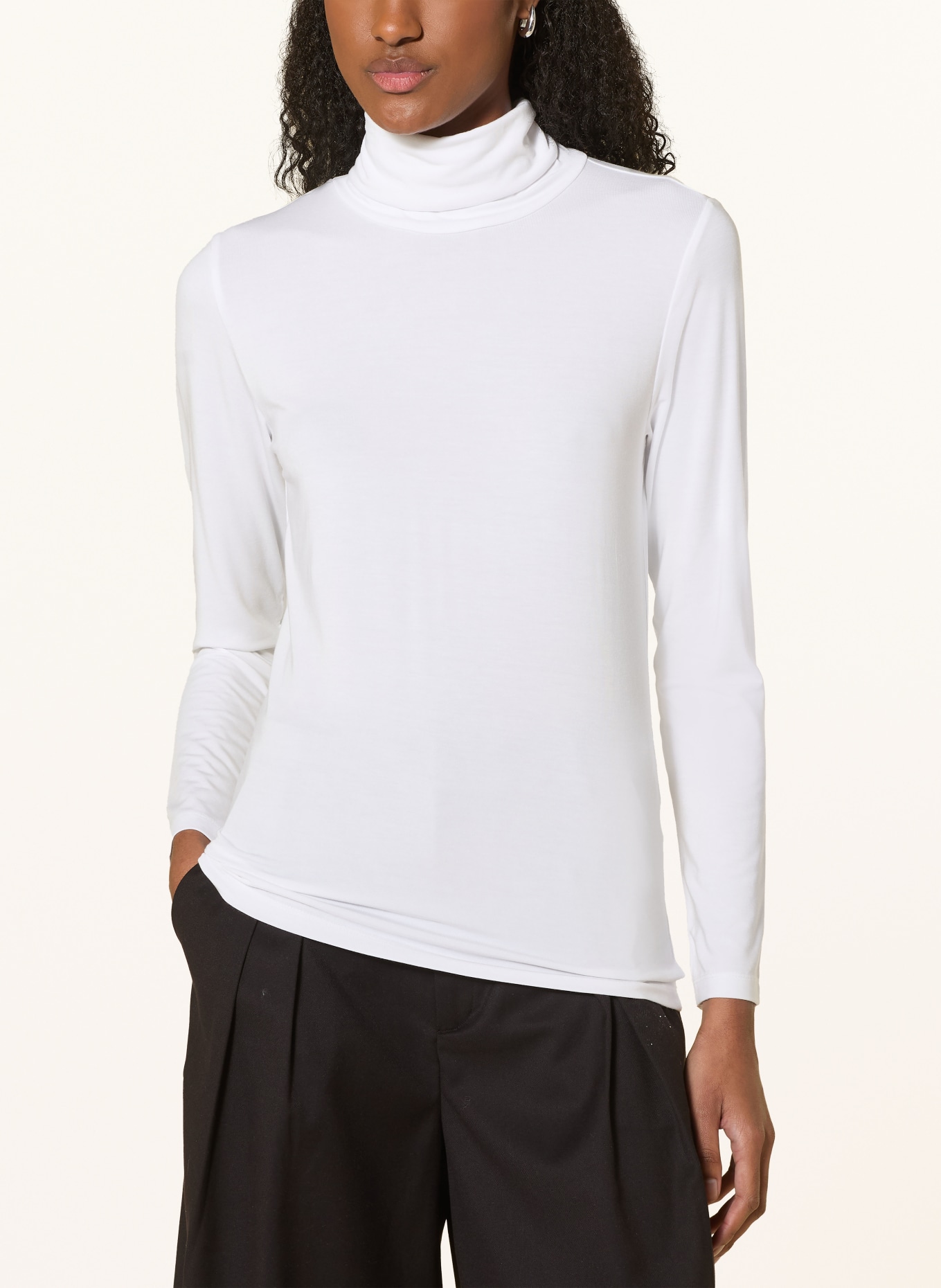 darling harbour Turtleneck shirt: WHITE