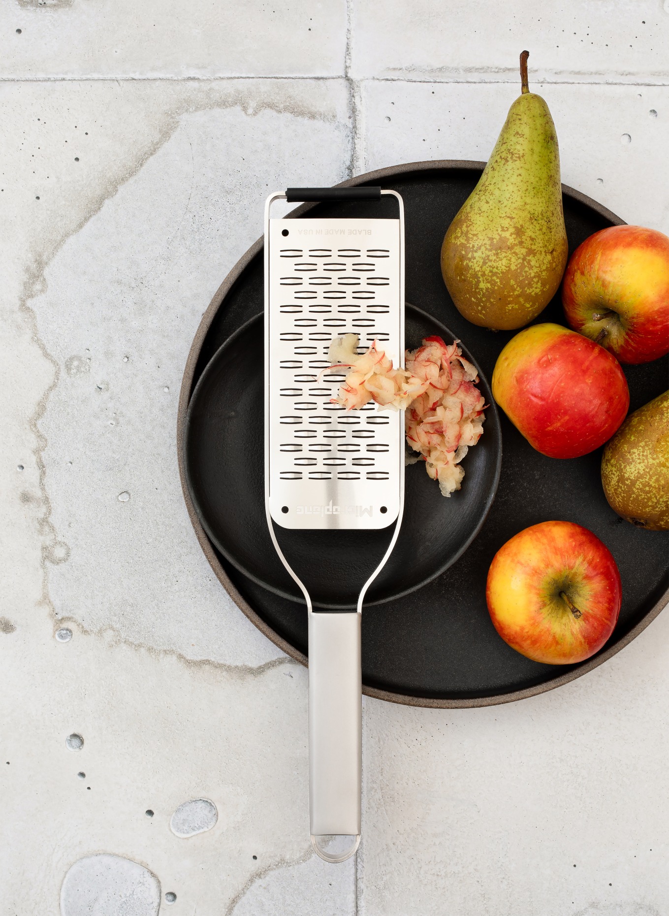 Microplane Grater: SILVER / BLACK
