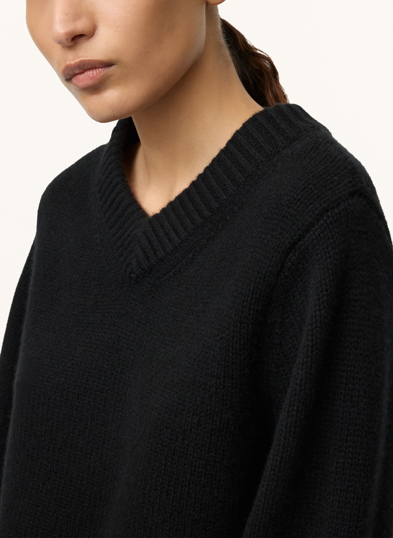 SOFT GOAT Cashmere Sweater: BLACK