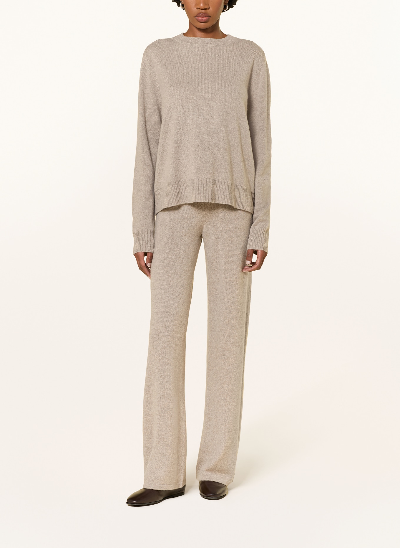 SOFT GOAT Set: Cashmere-Pullover und Cashmere-Hose: GRAU