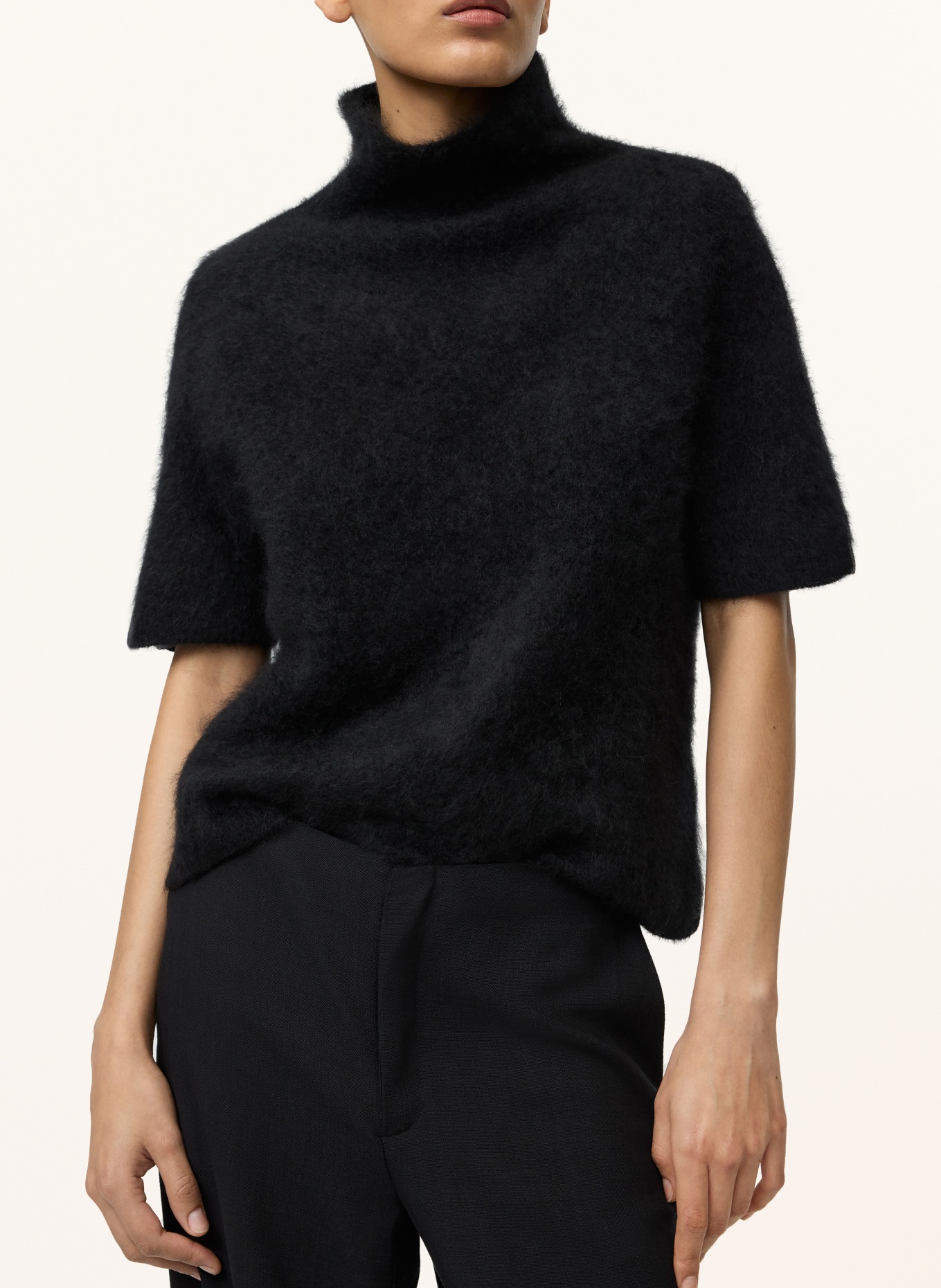 SOFT GOAT Strickshirt aus Cashmere: SCHWARZ
