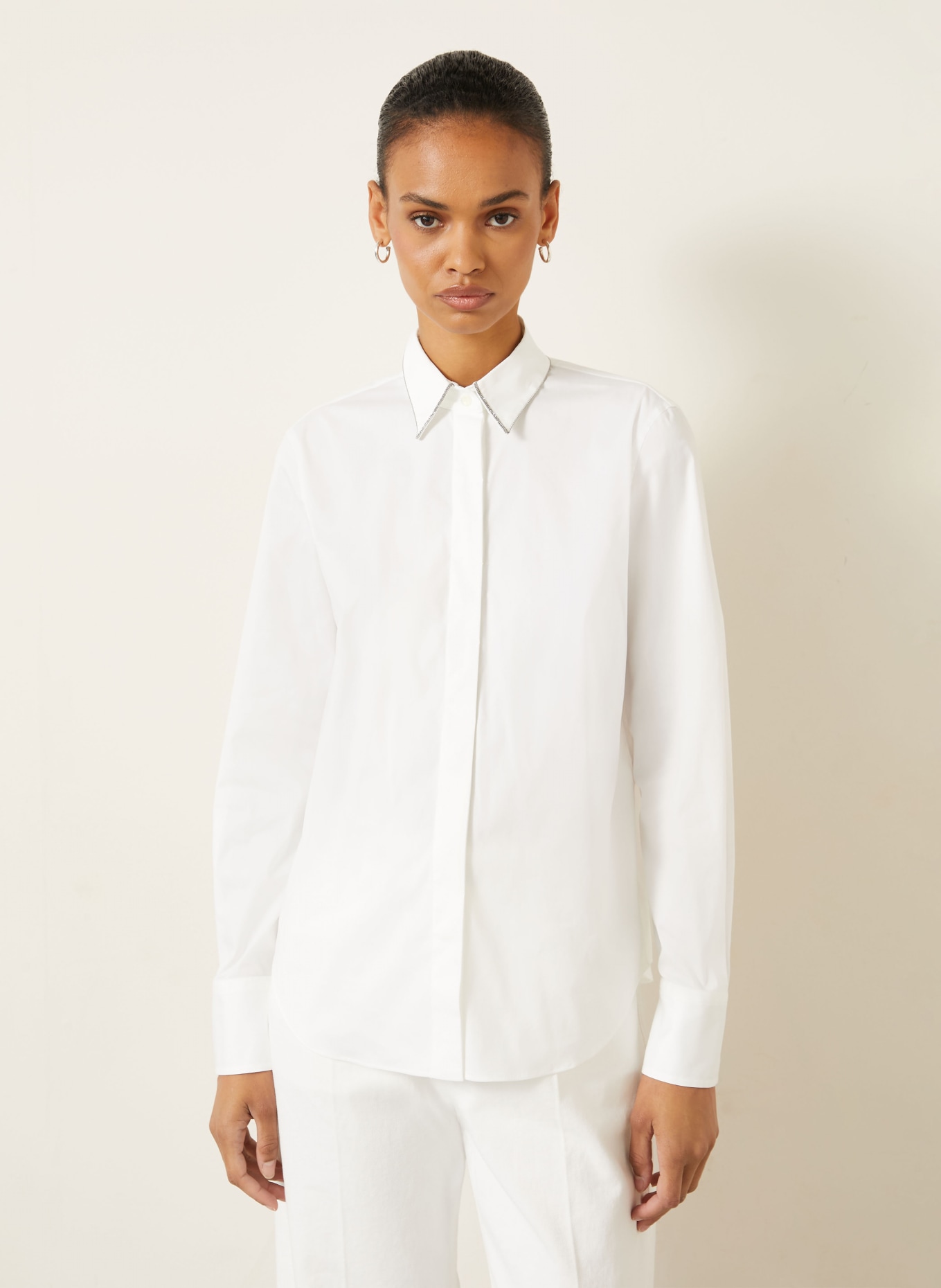 BRUNELLO CUCINELLI Hemdbluse mit Schmucksteinen: WEISS