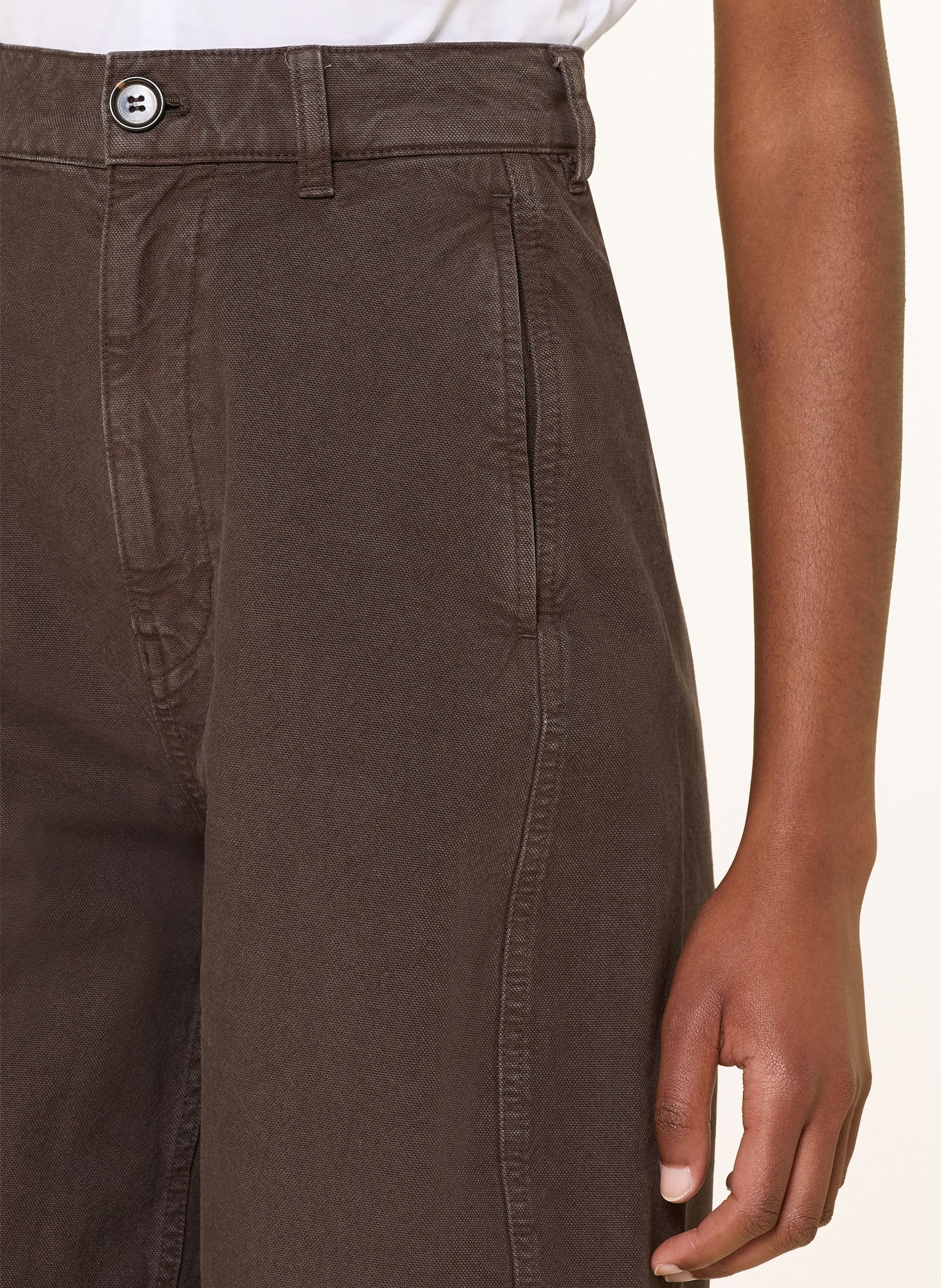 ARKET Korte broeken: MARRON FONCÉ