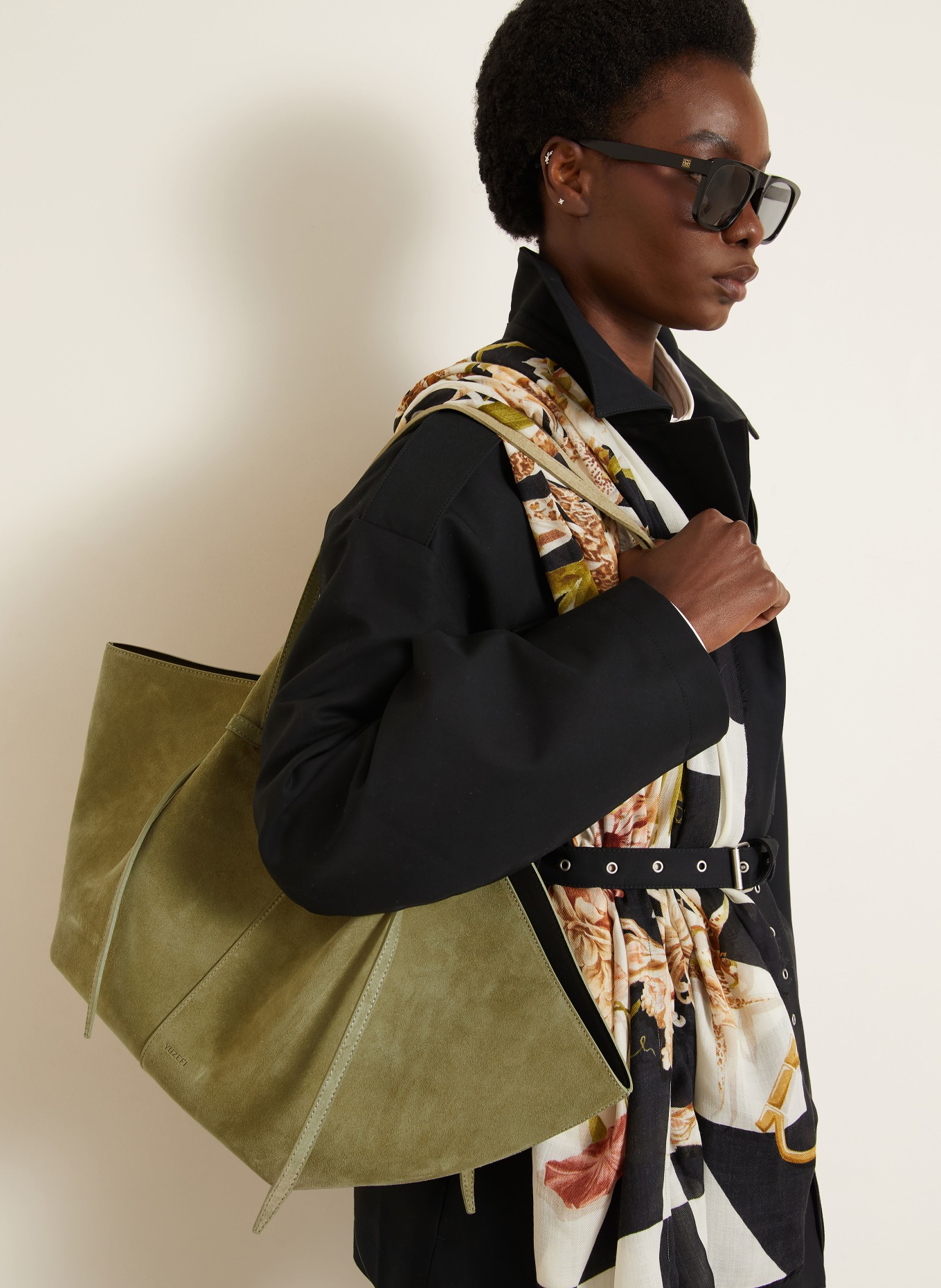 YUZEFI Shopper MOCHI LARGE: OLIVEN