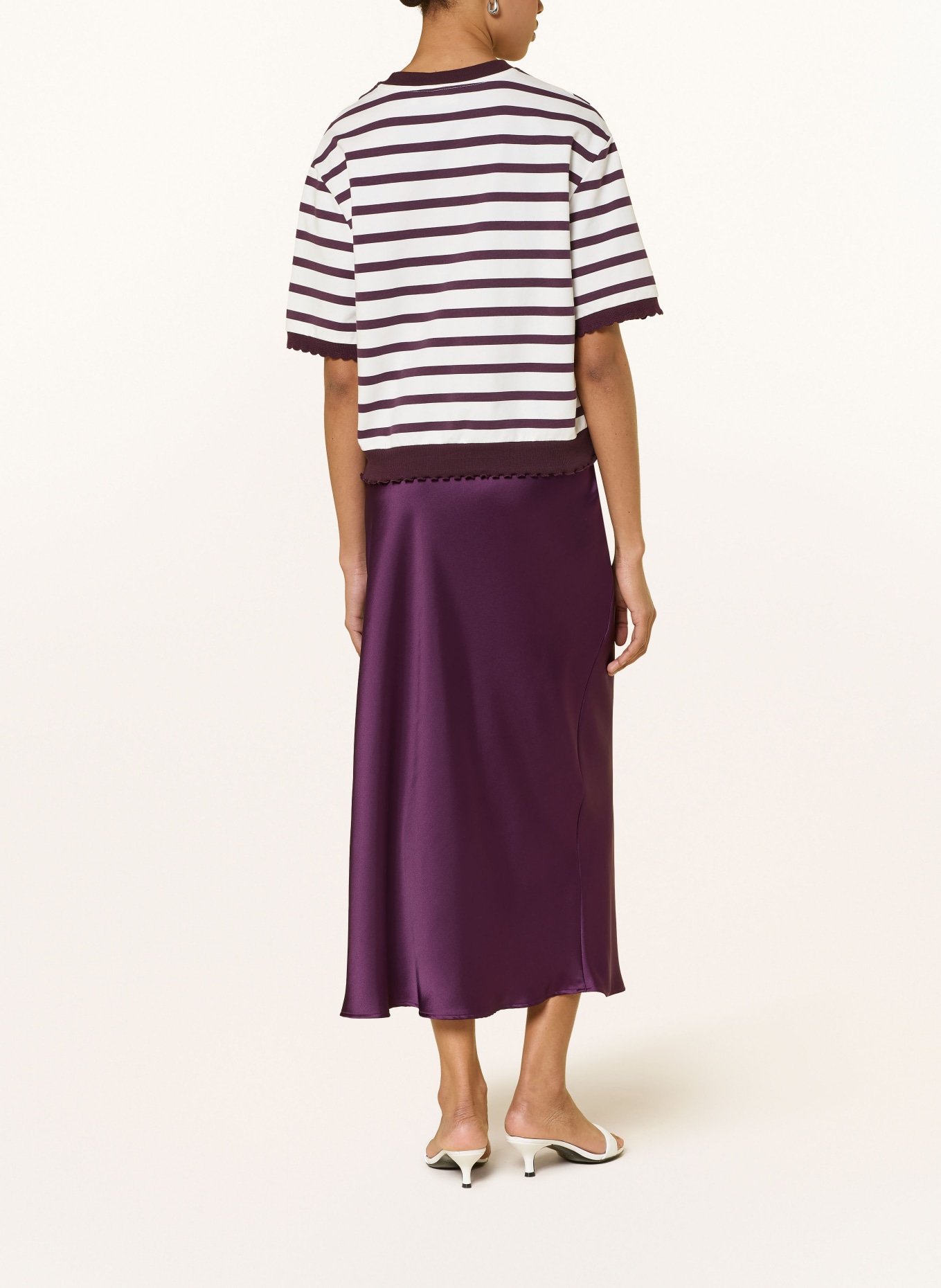 Rich & Royal Sweatshirt with ruffles: DARK PURPLE / WHITE