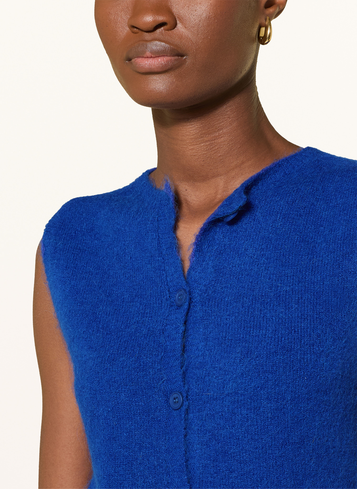 Rich & Royal Knit vest: BLUE