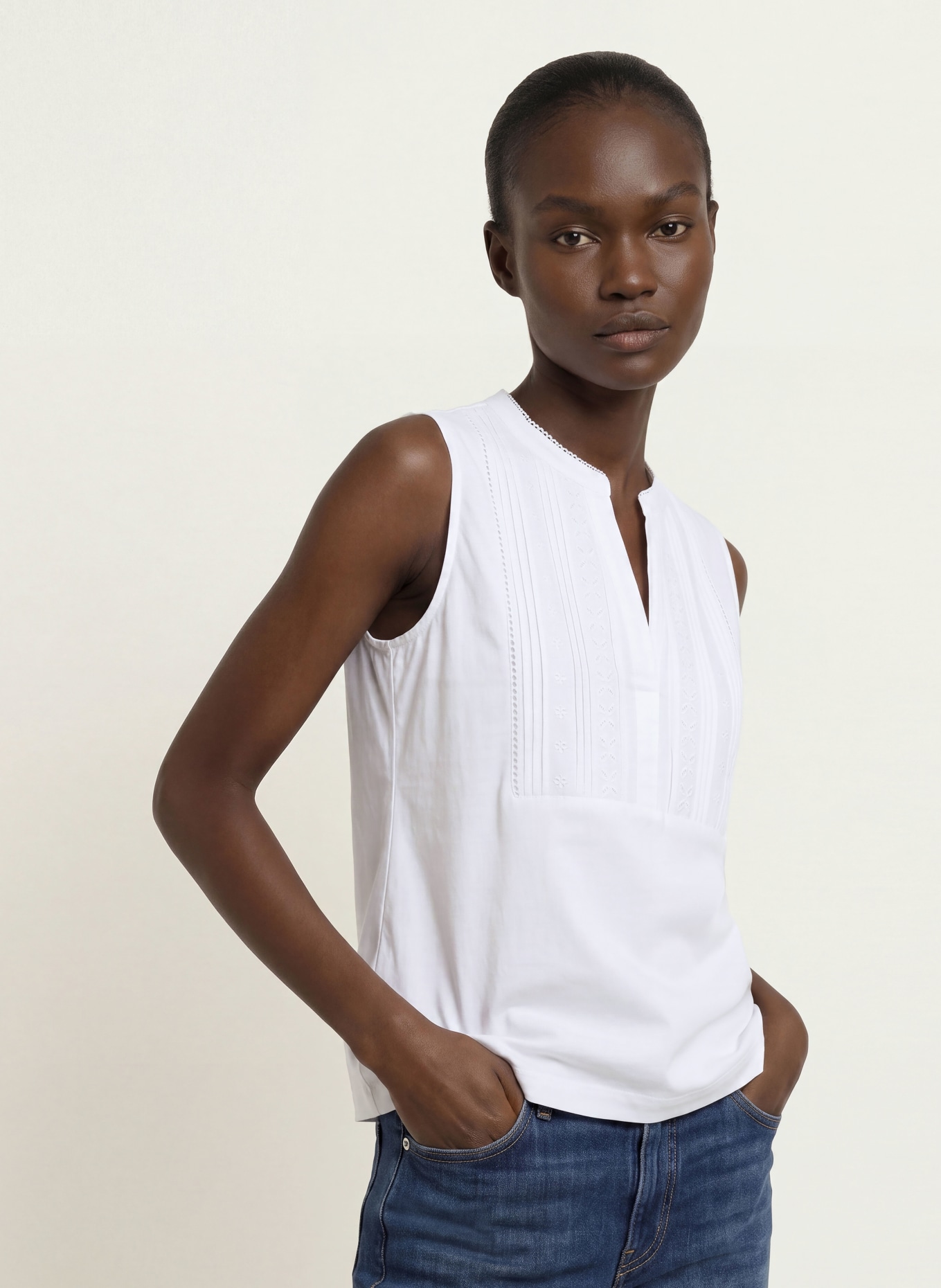 HOBBS Blusentop MILLIE mit Lochspitze: WEISS
