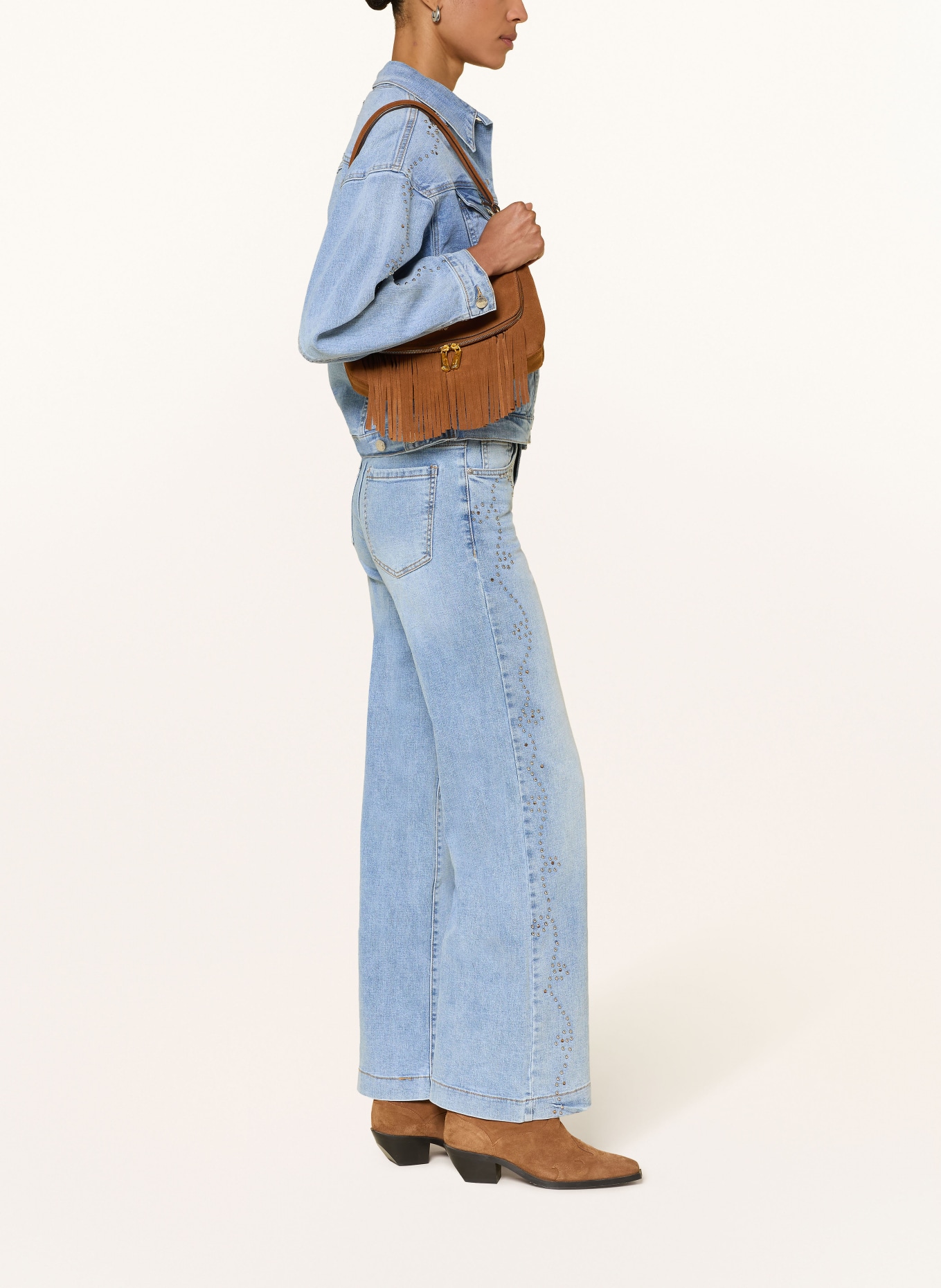 miss goodlife Flared Jeans mit Nieten: 24 BLUE